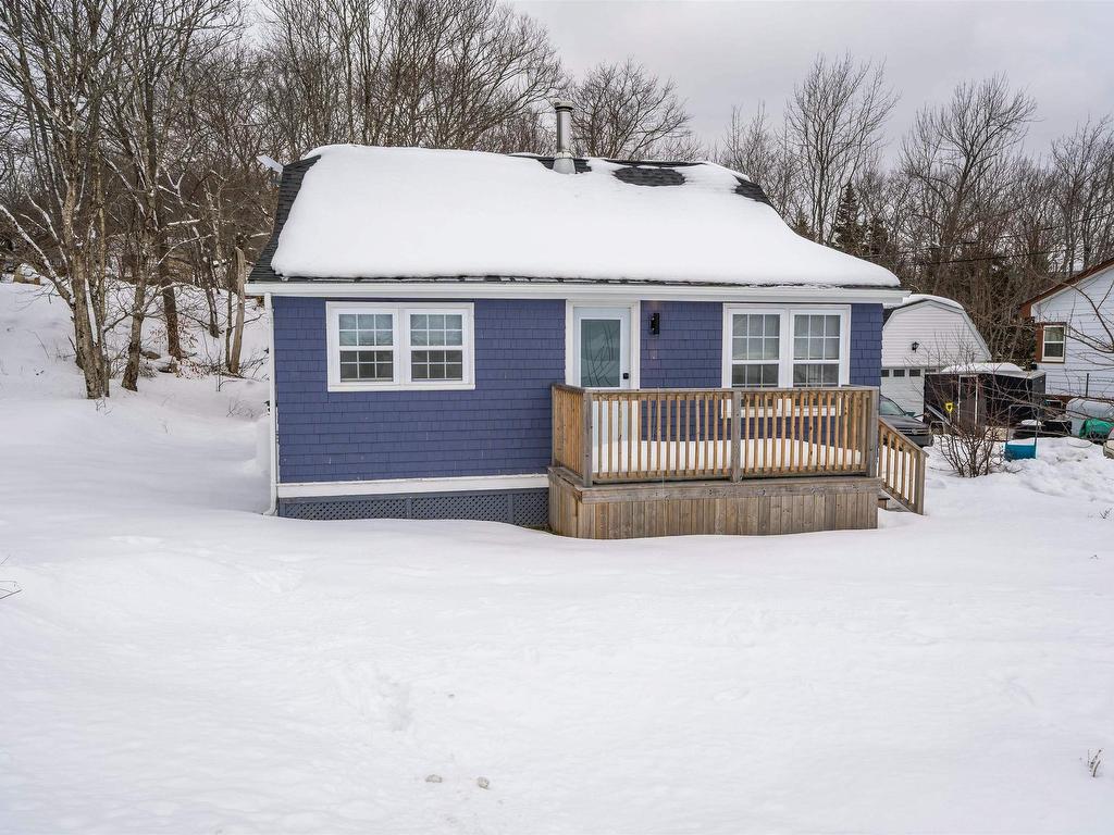 












15 Sussex Street

,
Spryfield,




NS
B3R 1N8

