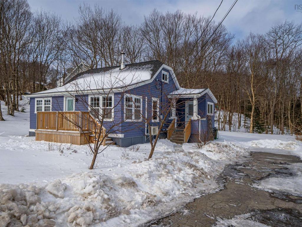 












15 Sussex Street

,
Spryfield,




NS
B3R 1N8

