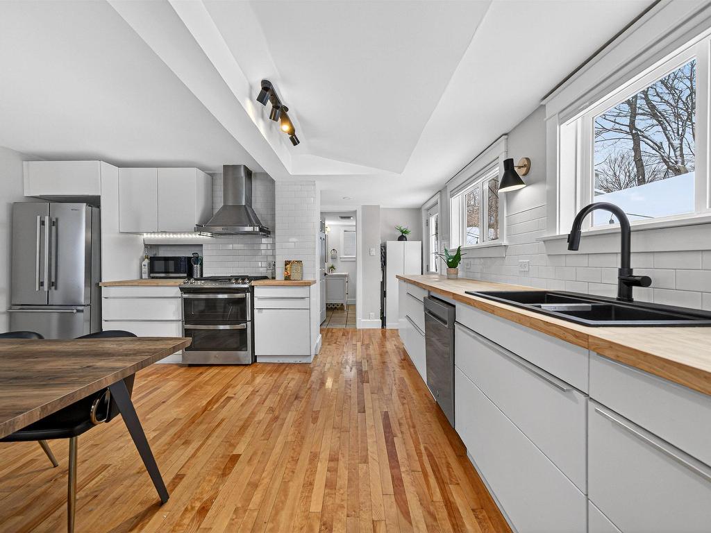 












15 Sussex Street

,
Spryfield,




NS
B3R 1N8

