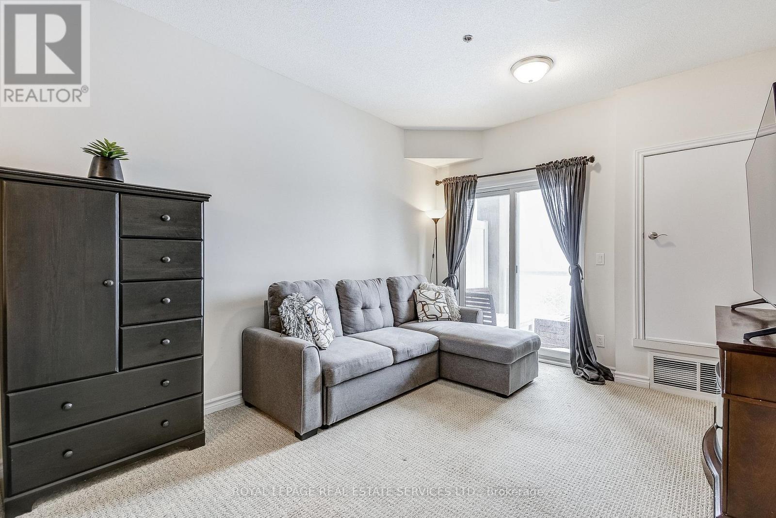 












211 - 1360 COSTIGAN ROAD

,
Milton,




Ontario
L9T0Y8

