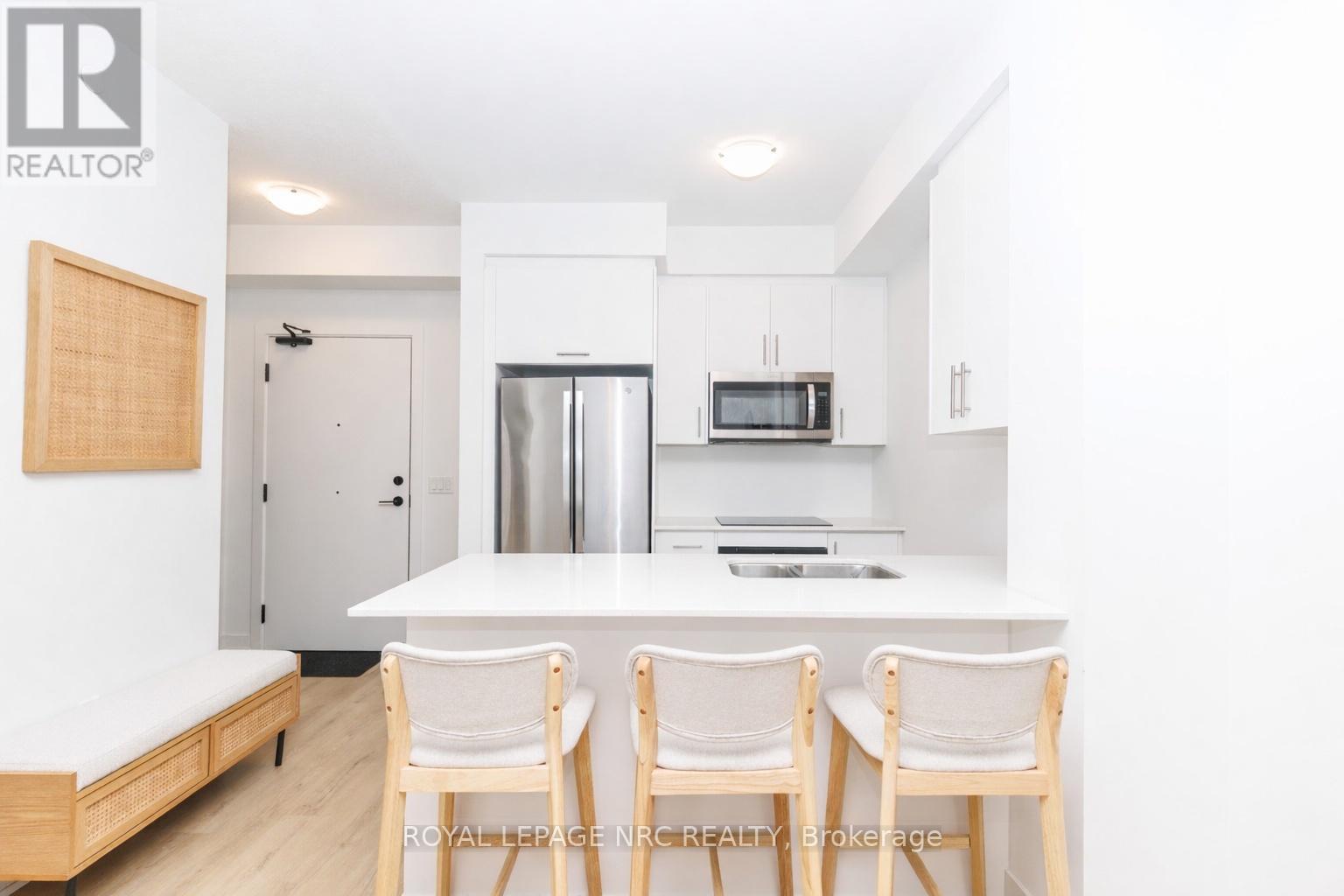 












501 - 600 NORTH SERVICE ROAD

,
Hamilton,




Ontario
L8E5A7

