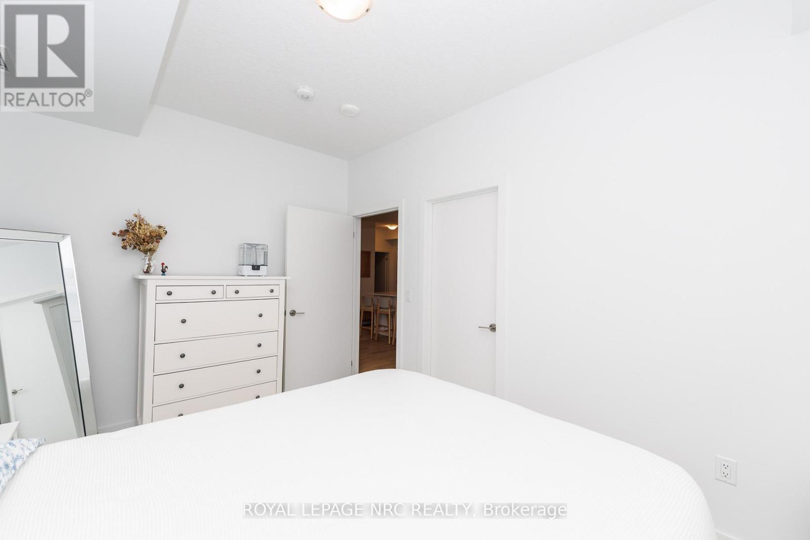 












501 - 600 NORTH SERVICE ROAD

,
Hamilton,




Ontario
L8E5A7

