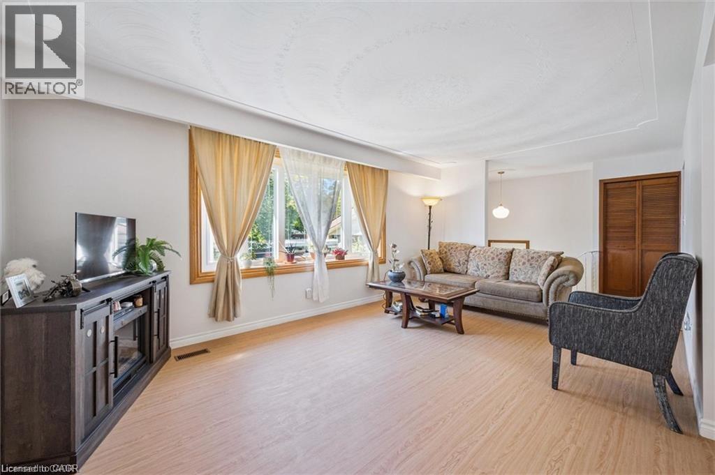 












582 SKYLARK Road

,
Waterloo,




Ontario
N2V1B9

