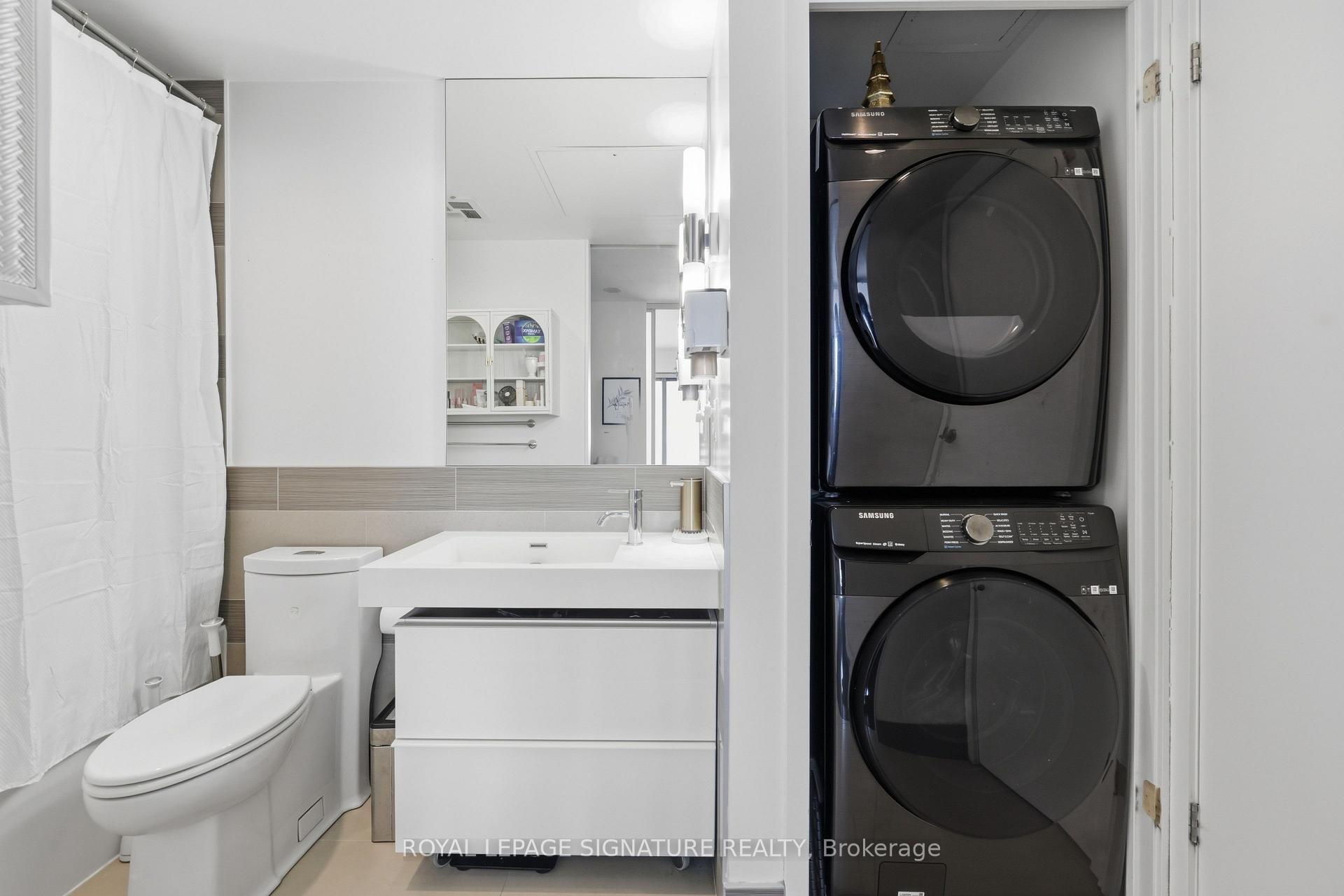 









390


Cherry

Street, 2805,
Toronto,




ON
M5A 0E2

