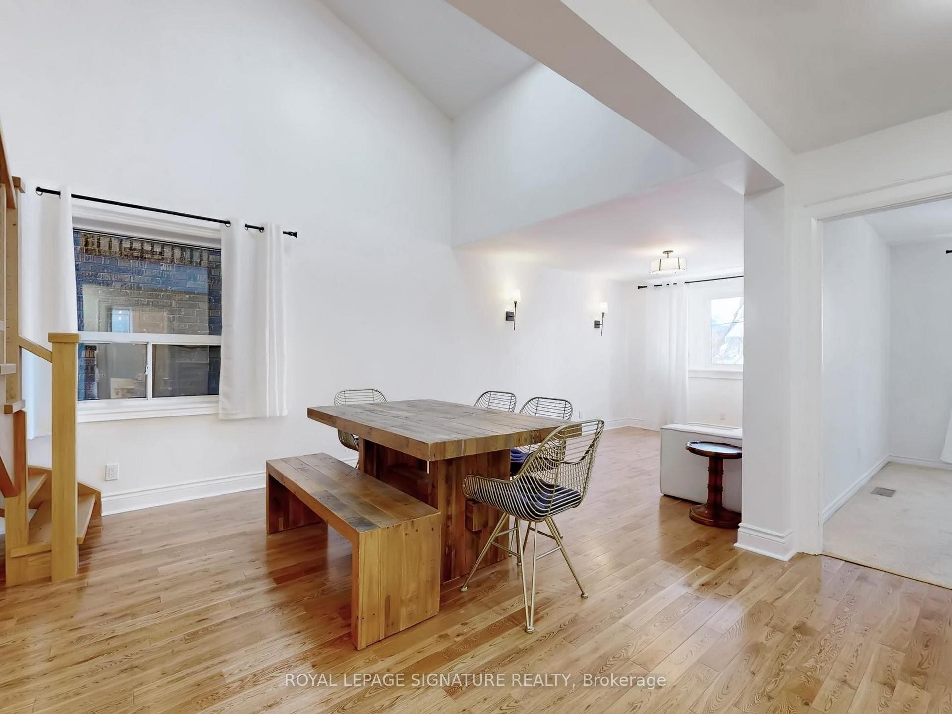 









117


Westmount

Avenue, Upper,
Toronto,




ON
M6H 3K3

