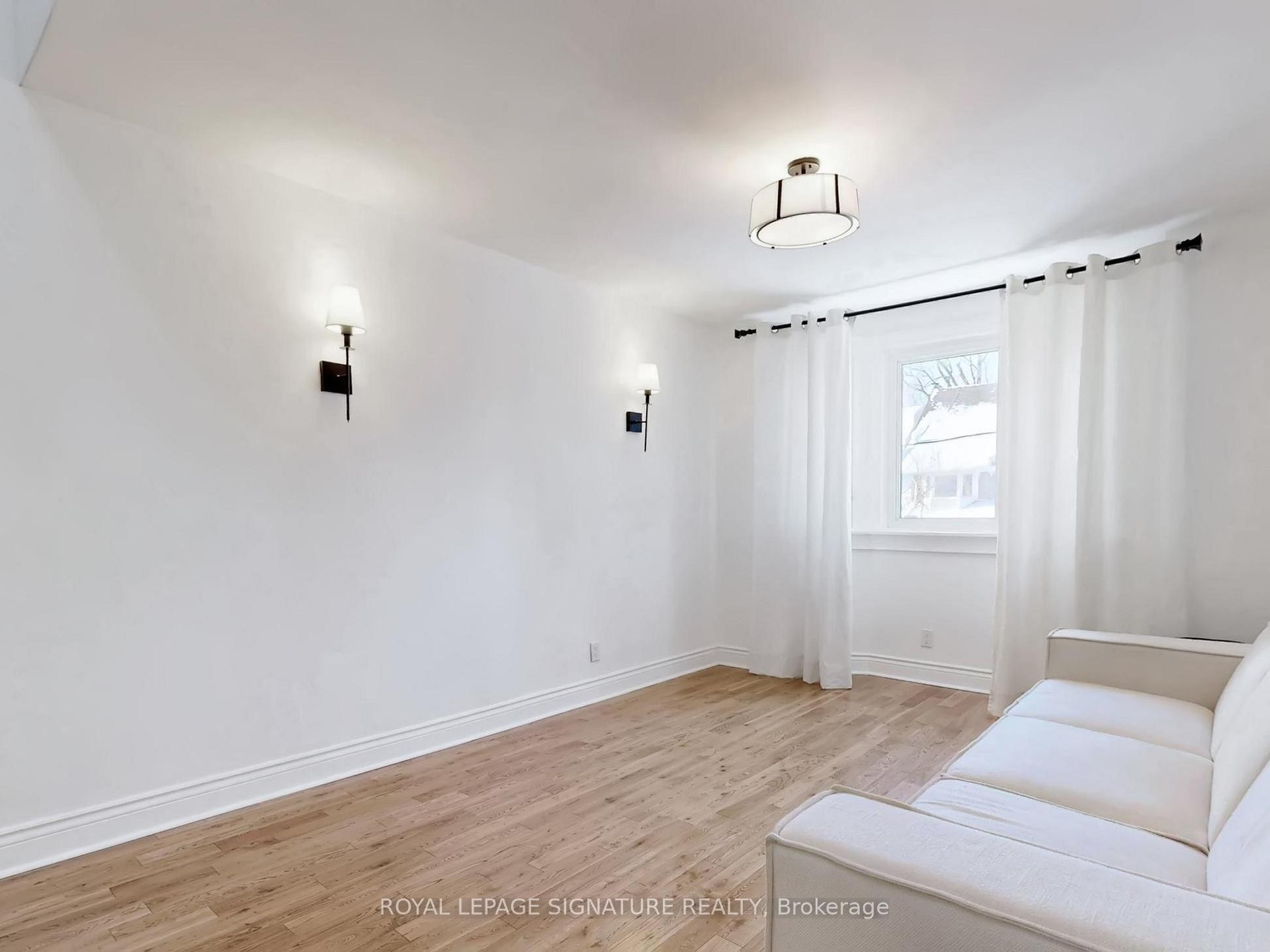 









117


Westmount

Avenue, Upper,
Toronto,




ON
M6H 3K3

