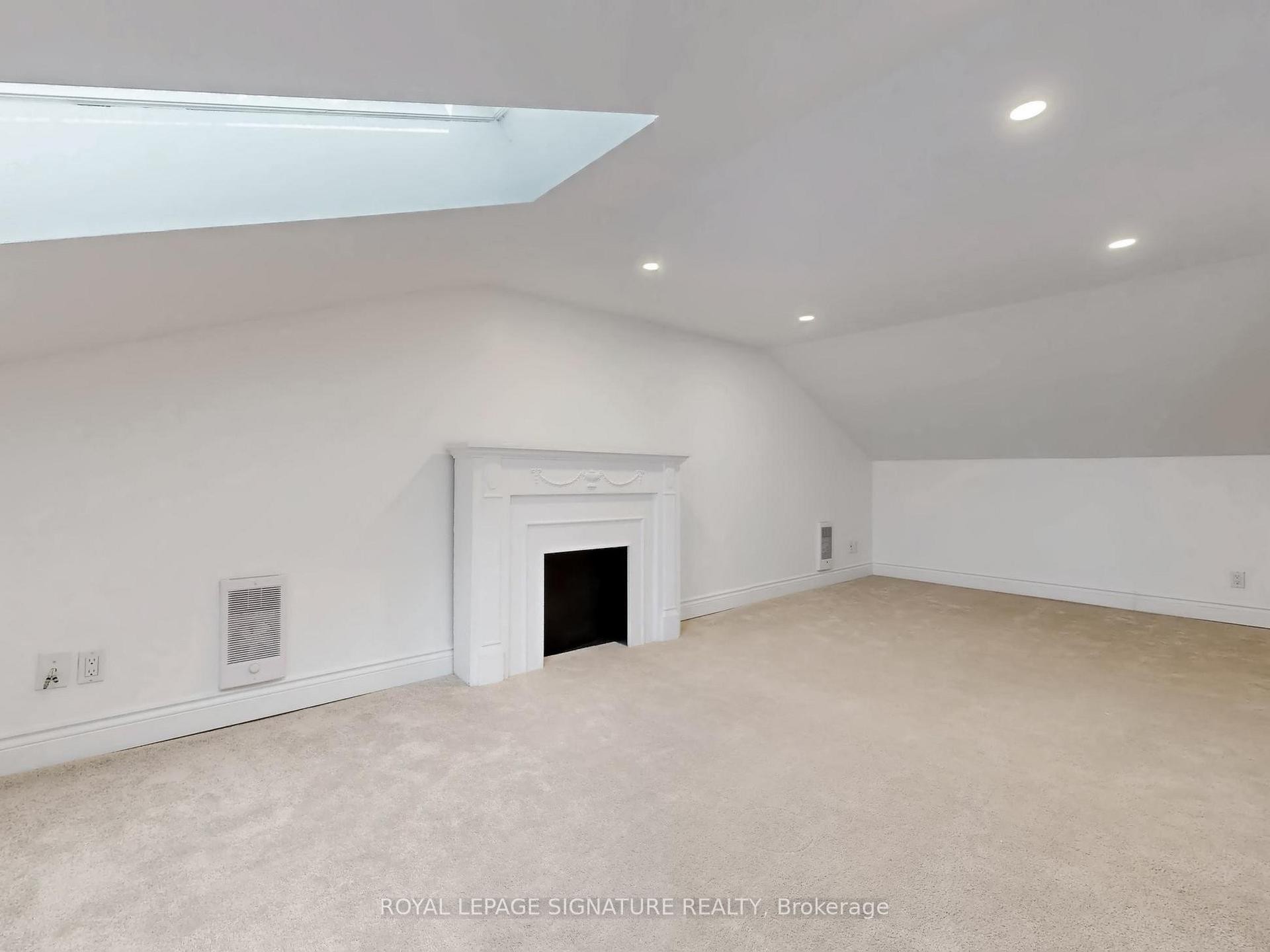 









117


Westmount

Avenue, Upper,
Toronto,




ON
M6H 3K3

