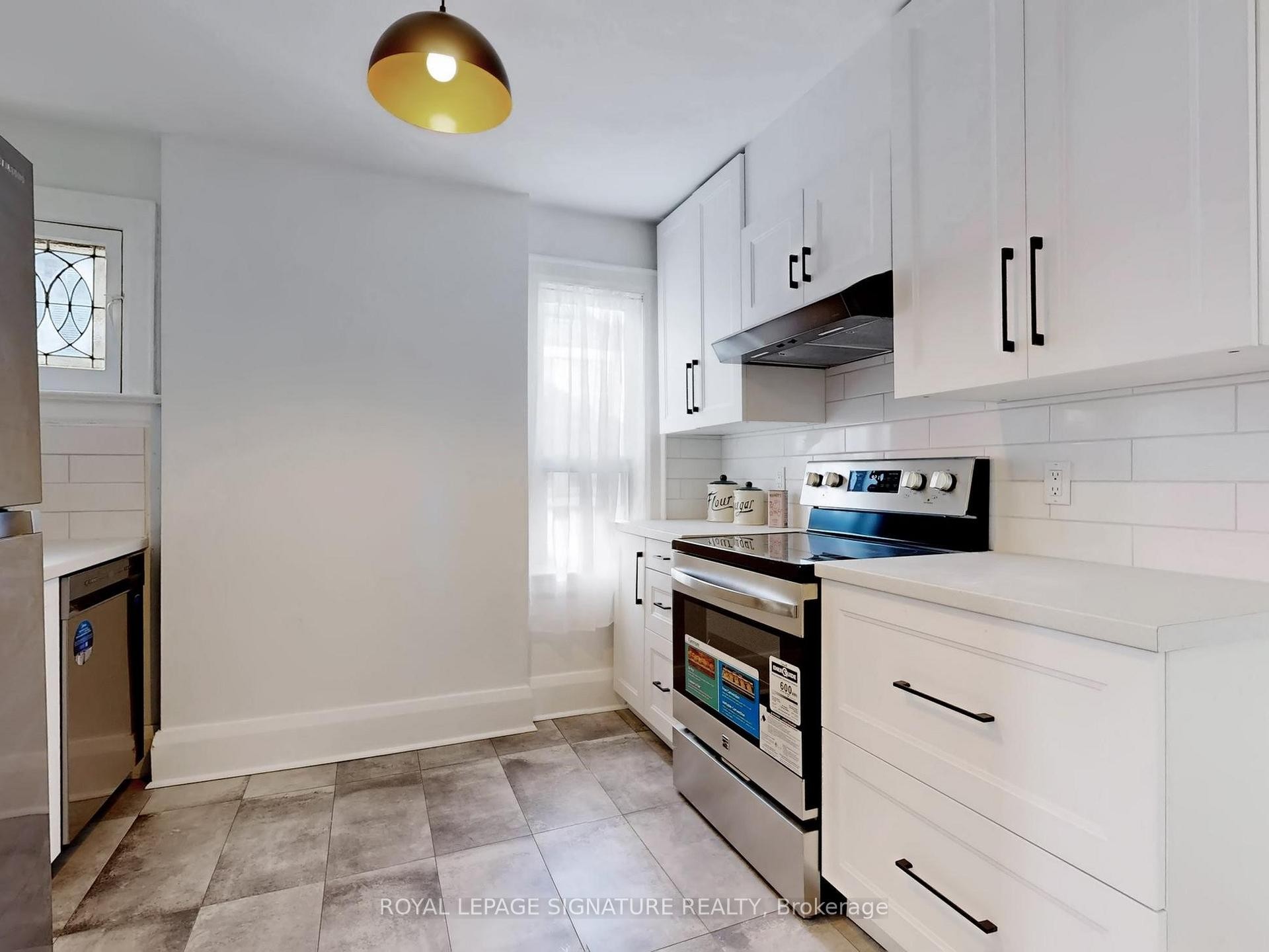 









117


Westmount

Avenue, Upper,
Toronto,




ON
M6H 3K3

