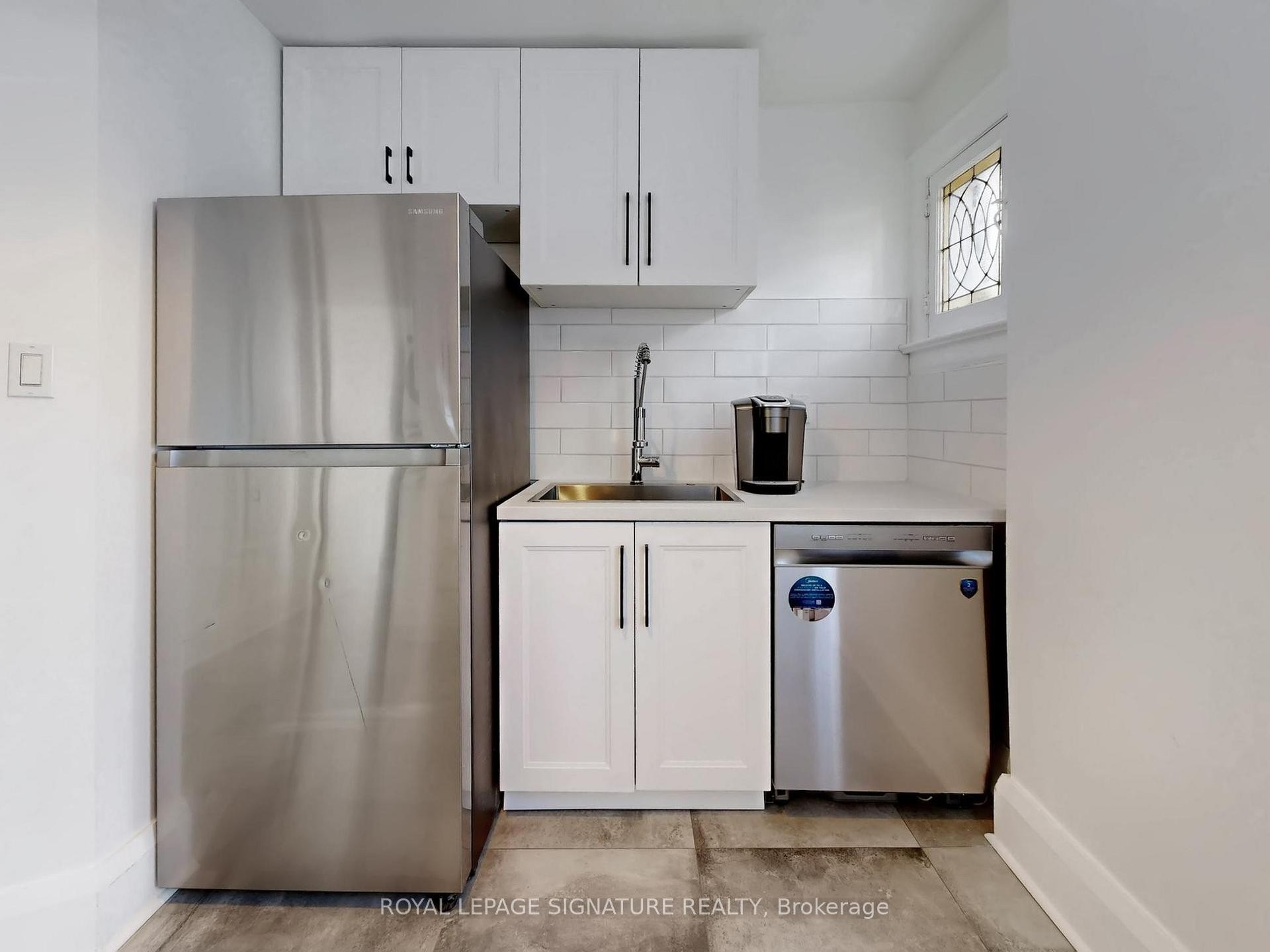 









117


Westmount

Avenue, Upper,
Toronto,




ON
M6H 3K3

