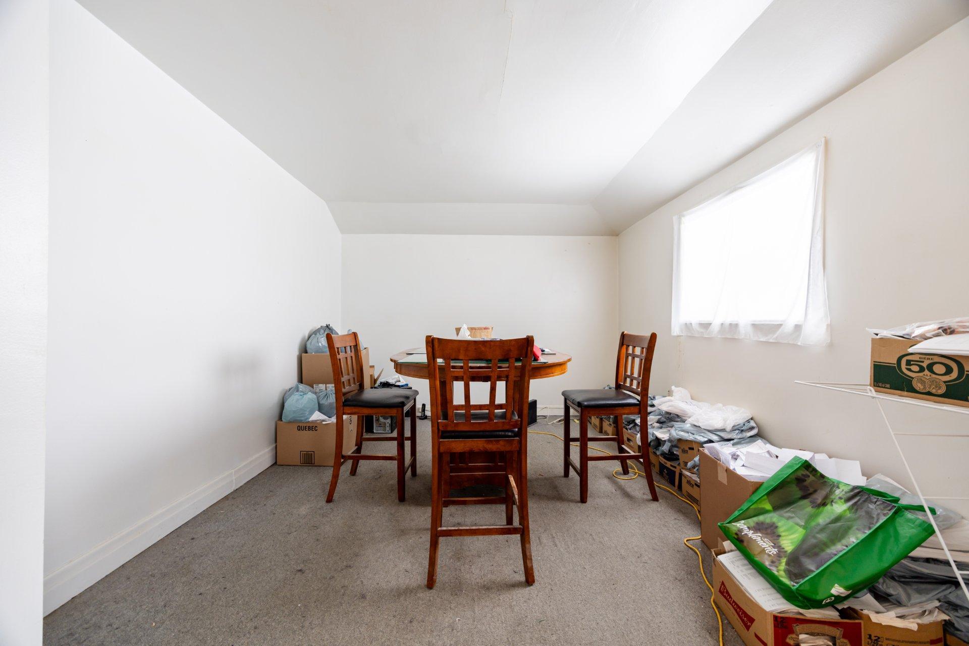 









424


Rue Laurier

,
Val-des-Sources,




QC
J1T2H6

