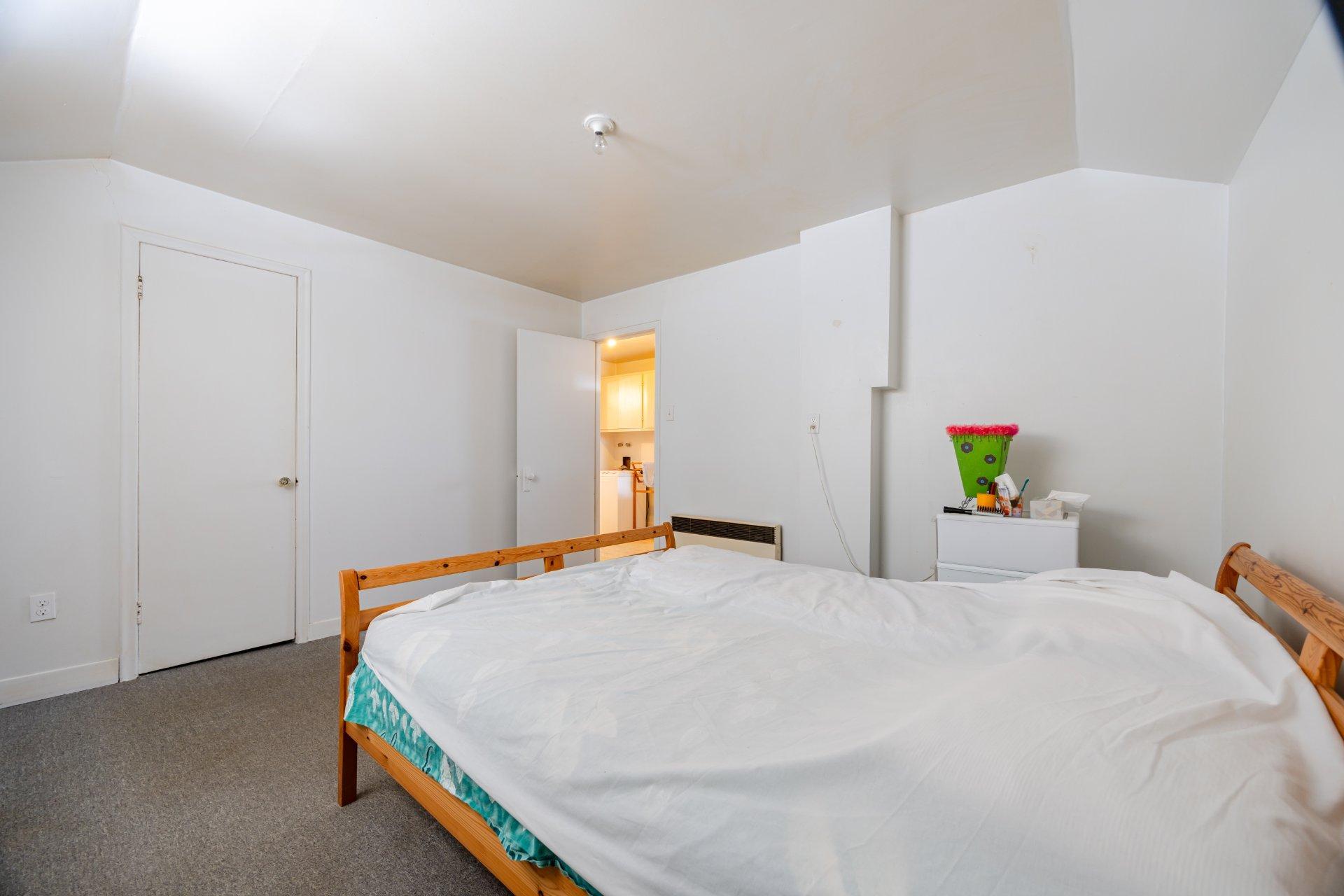 









424


Rue Laurier

,
Val-des-Sources,




QC
J1T2H6

