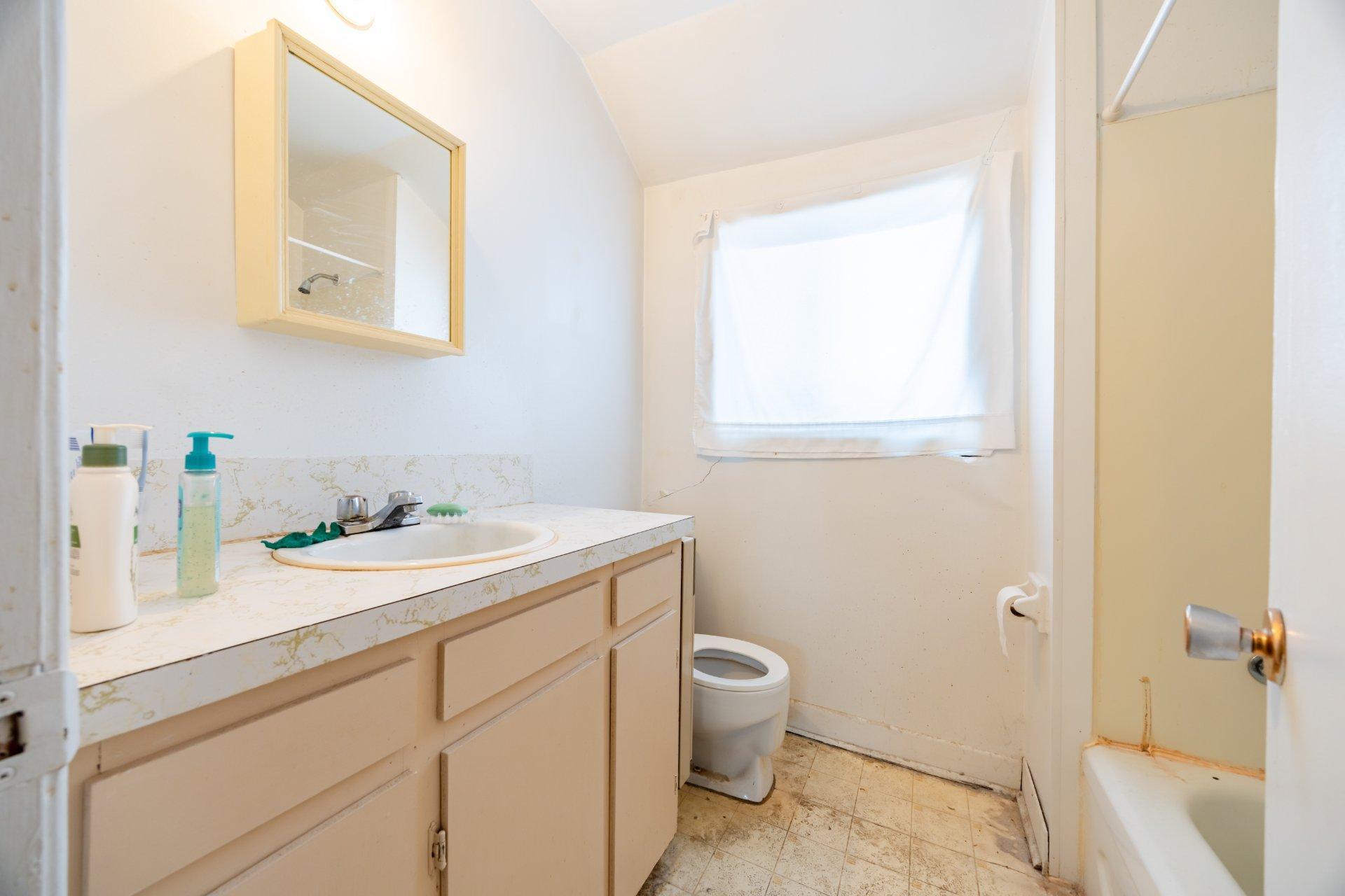 









424


Rue Laurier

,
Val-des-Sources,




QC
J1T2H6

