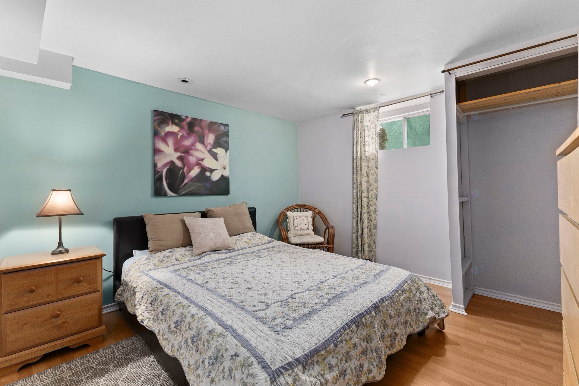 









15


Av. Aurora

,
Pointe-Claire,




QC
H9R3E6

