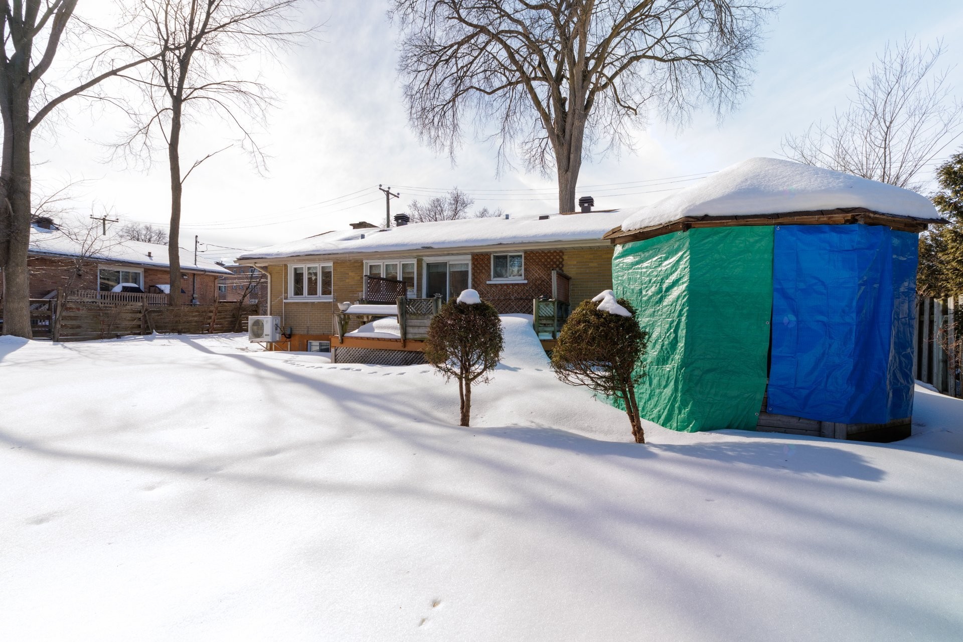 









15


Av. Aurora

,
Pointe-Claire,




QC
H9R3E6

