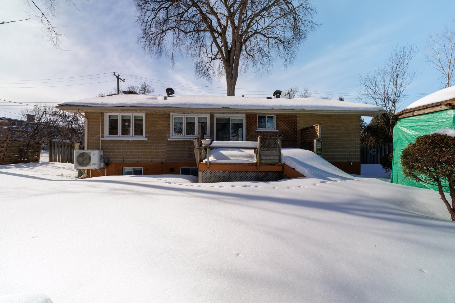 









15


Av. Aurora

,
Pointe-Claire,




QC
H9R3E6

