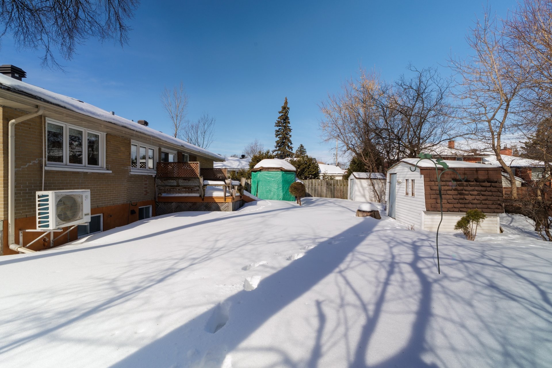 









15


Av. Aurora

,
Pointe-Claire,




QC
H9R3E6

