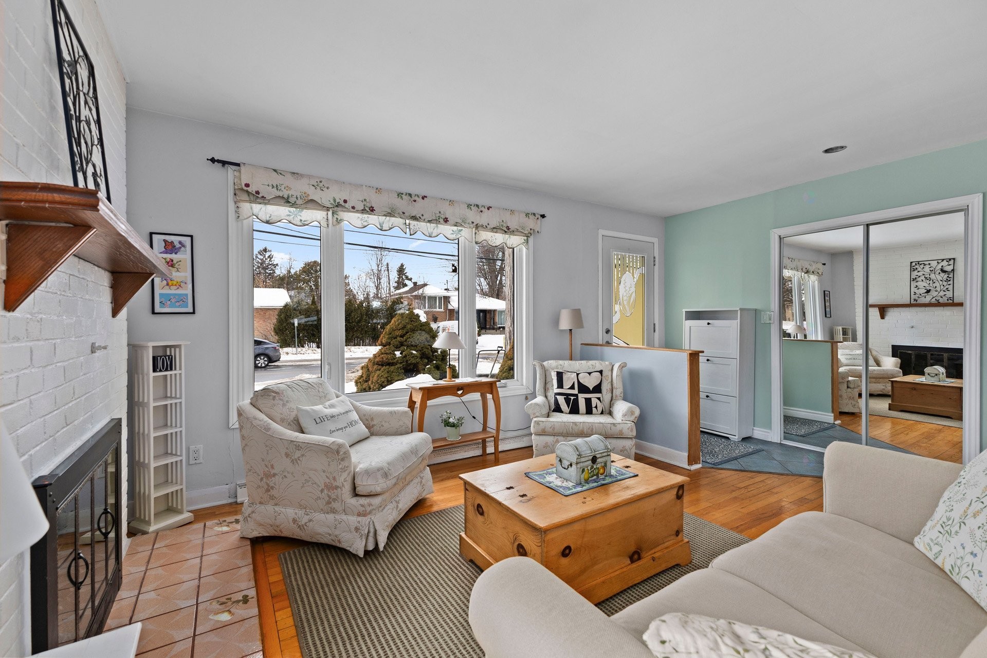 









15


Av. Aurora

,
Pointe-Claire,




QC
H9R3E6

