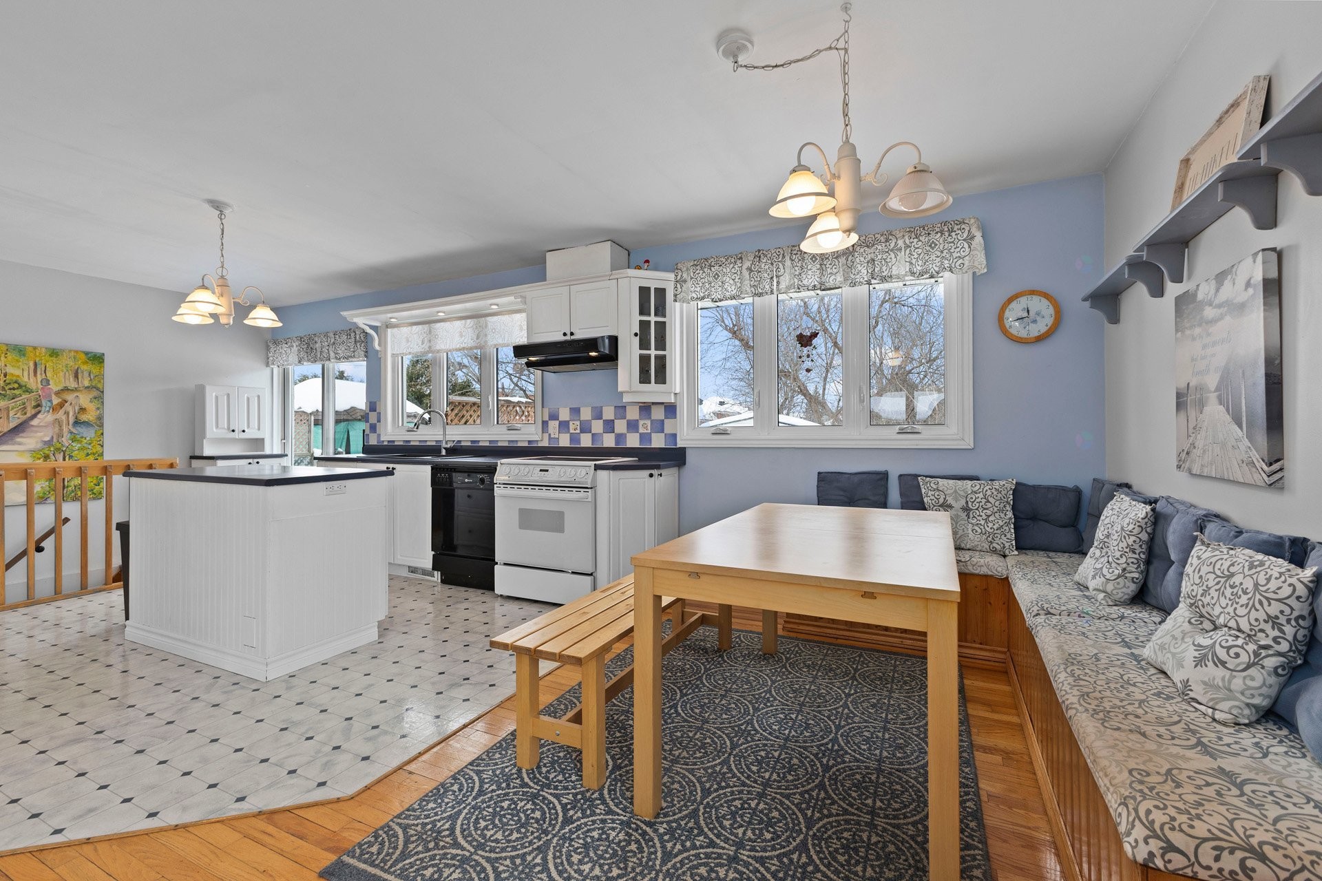 









15


Av. Aurora

,
Pointe-Claire,




QC
H9R3E6

