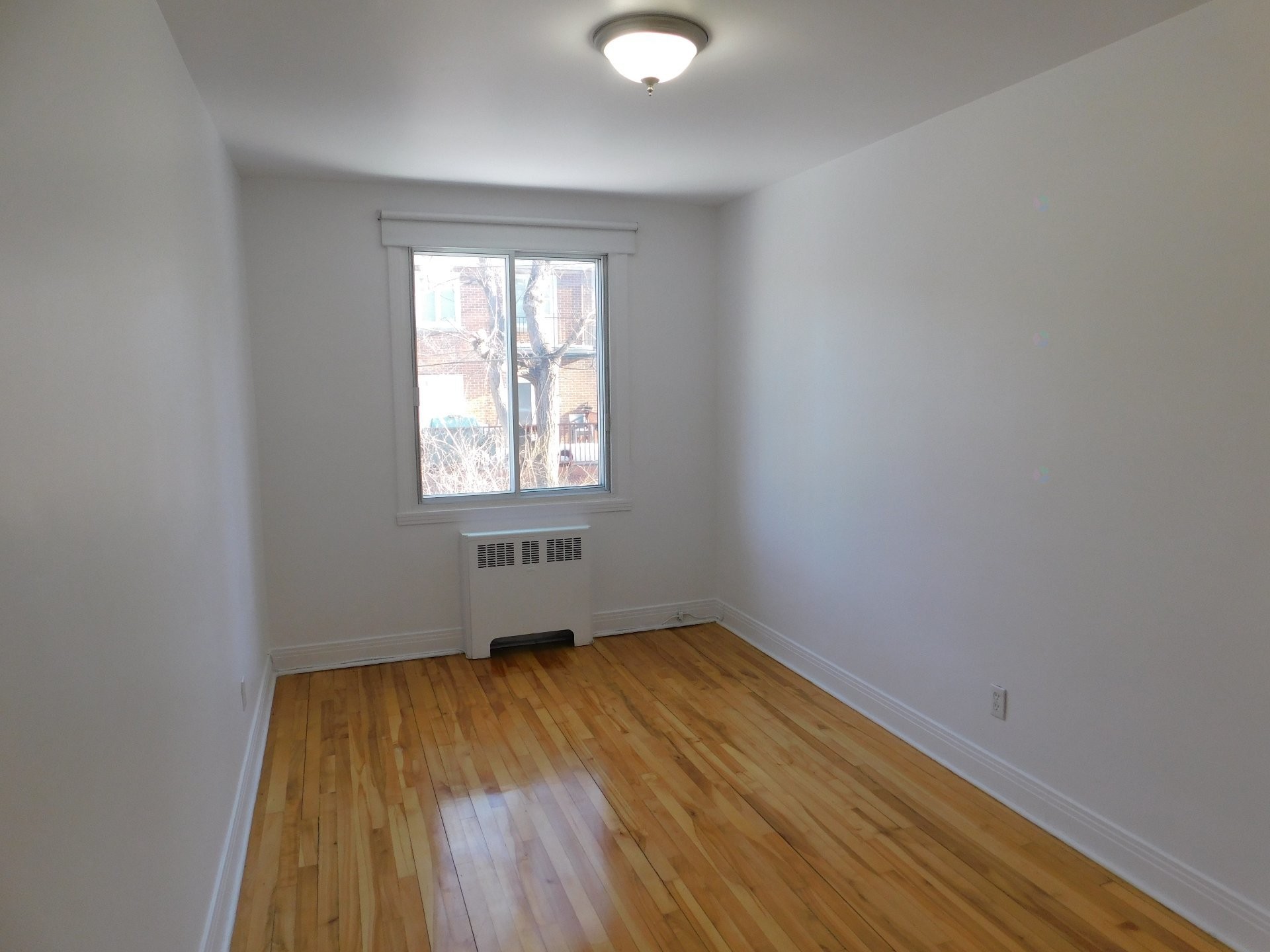 









5985


Rue Souart

, 8,
Montréal (Côte-des-Neiges/Notre-Dame-de-Grâce),




QC
H3S2E9

