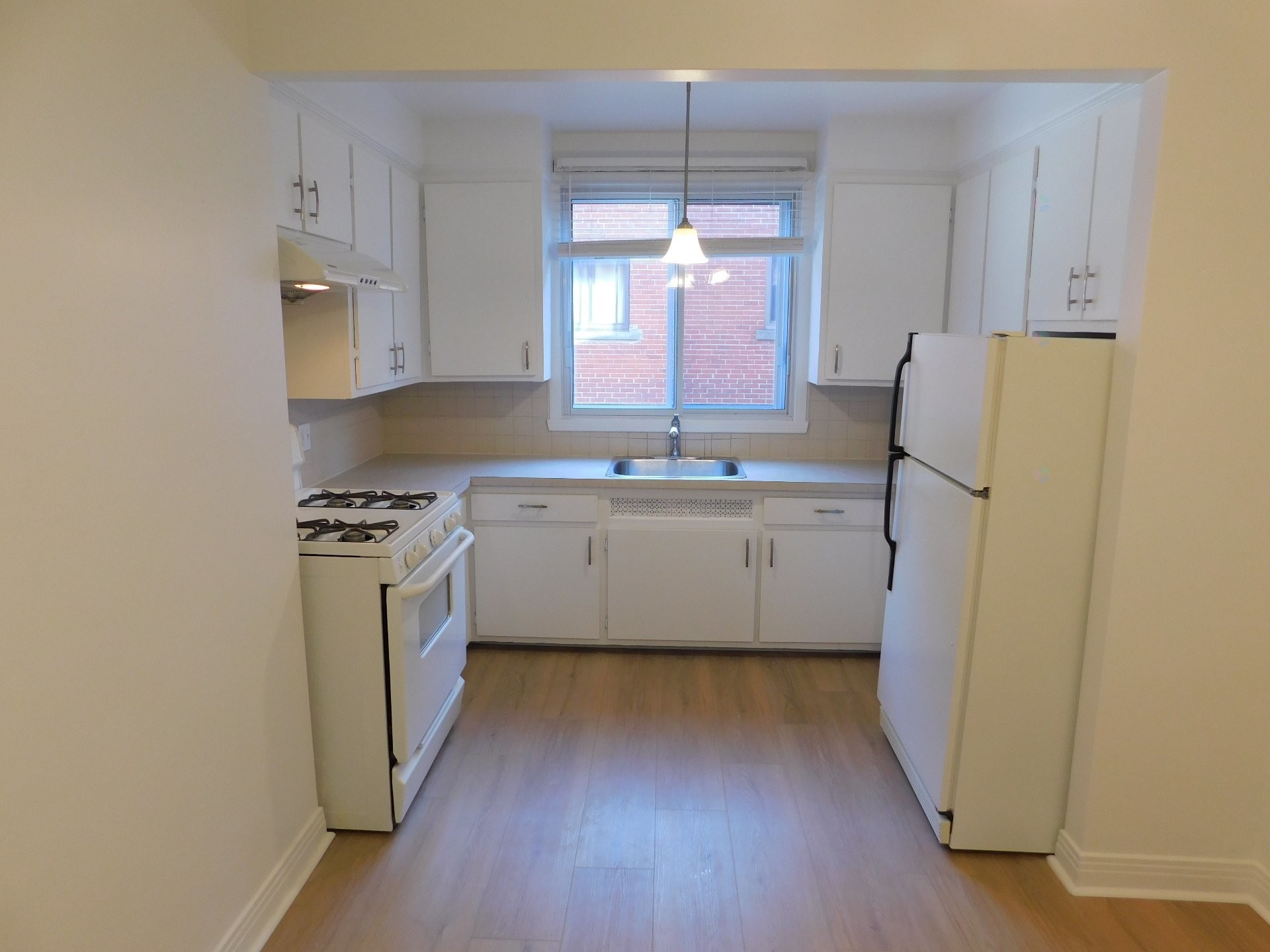 









5985


Rue Souart

, 8,
Montréal (Côte-des-Neiges/Notre-Dame-de-Grâce),




QC
H3S2E9

