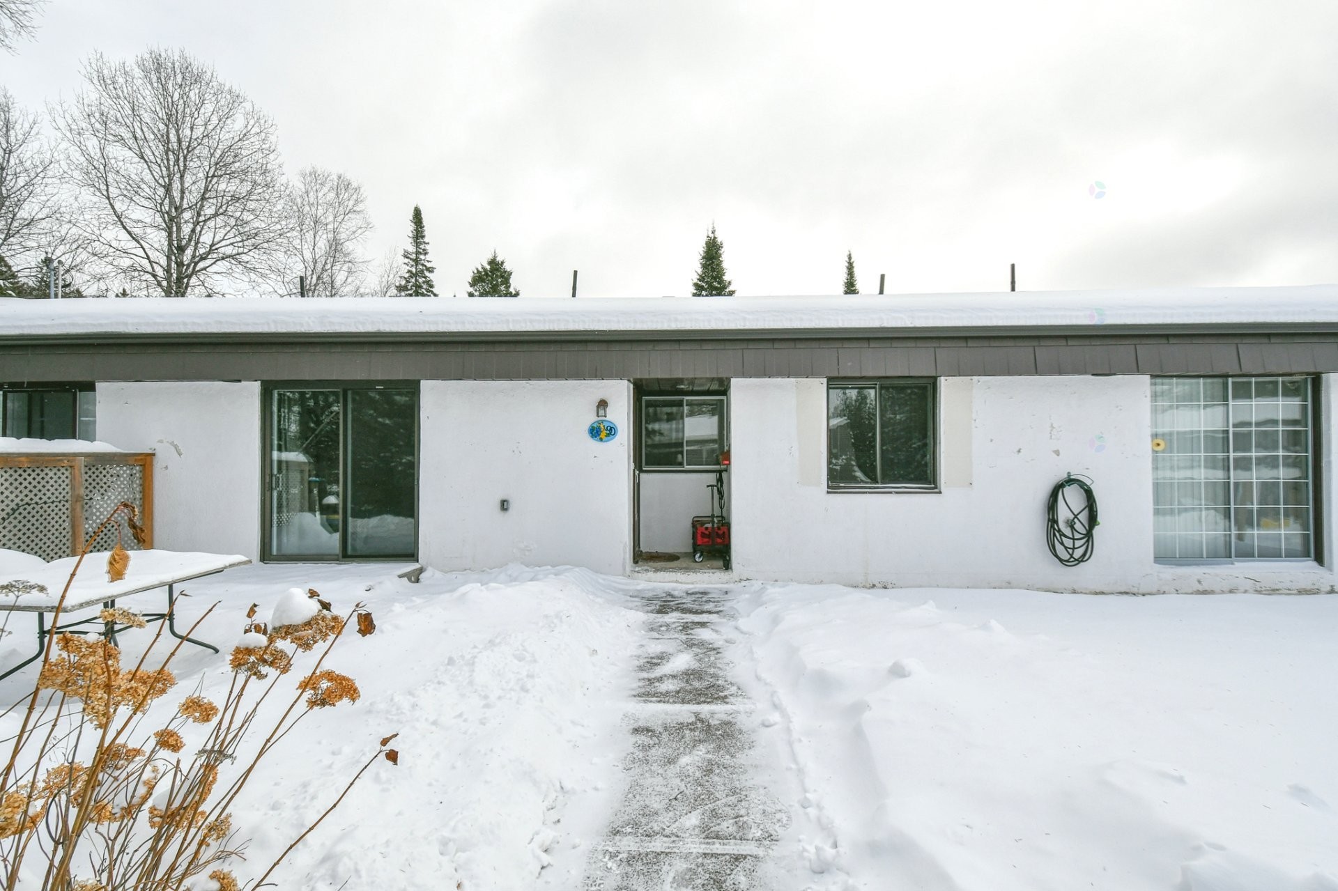 









90


Rue Desjardins

,
Sainte-Agathe-des-Monts,




QC
J8C2W9

