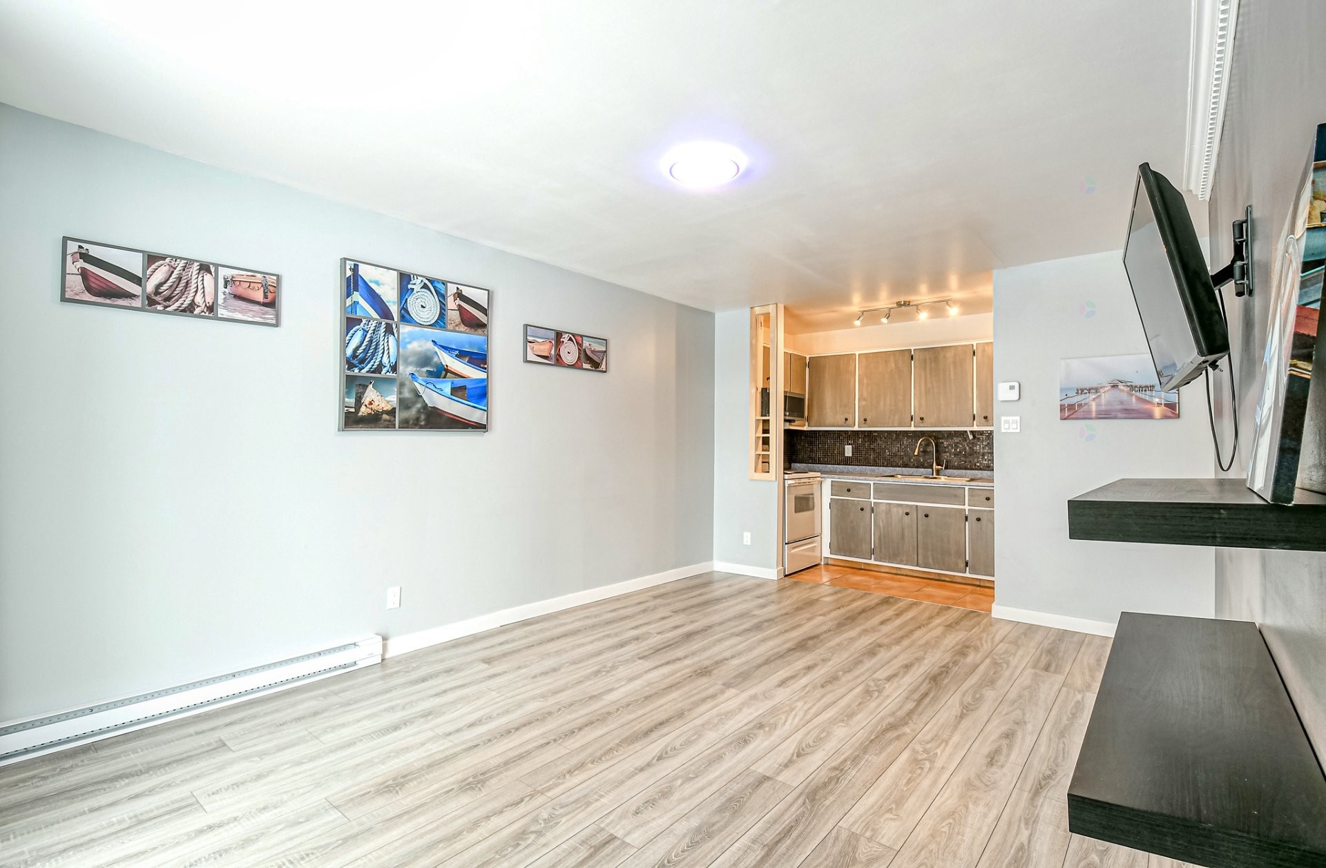 









90


Rue Desjardins

,
Sainte-Agathe-des-Monts,




QC
J8C2W9

