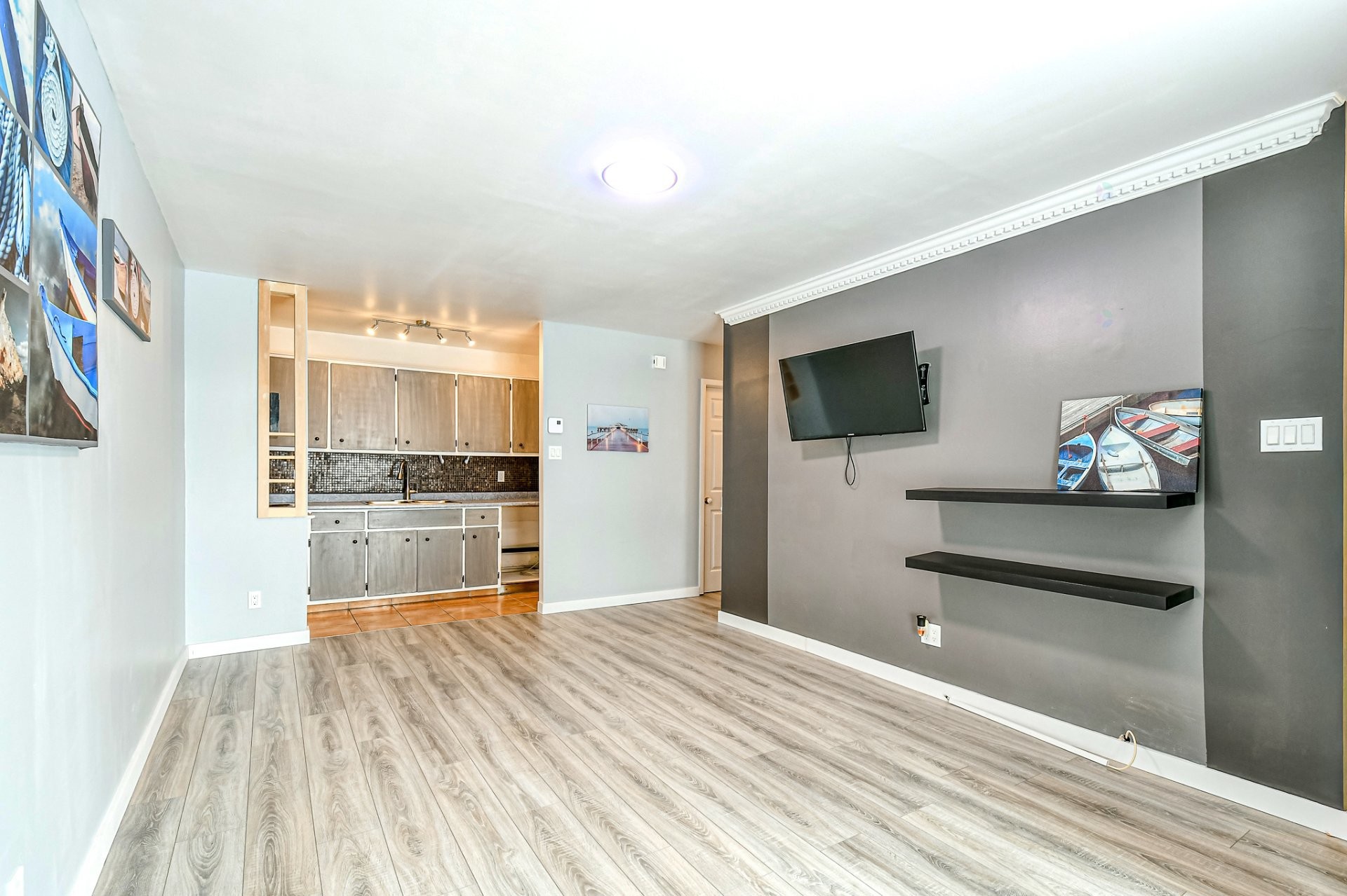 









90


Rue Desjardins

,
Sainte-Agathe-des-Monts,




QC
J8C2W9

