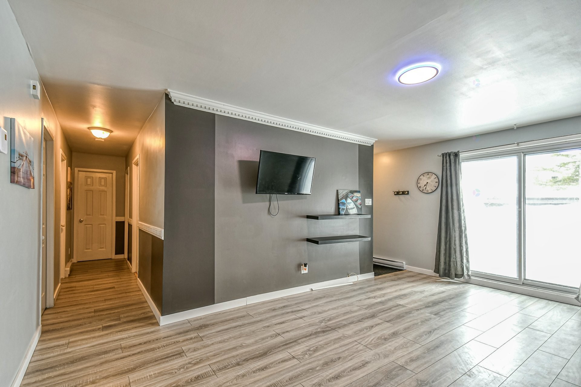 









90


Rue Desjardins

,
Sainte-Agathe-des-Monts,




QC
J8C2W9

