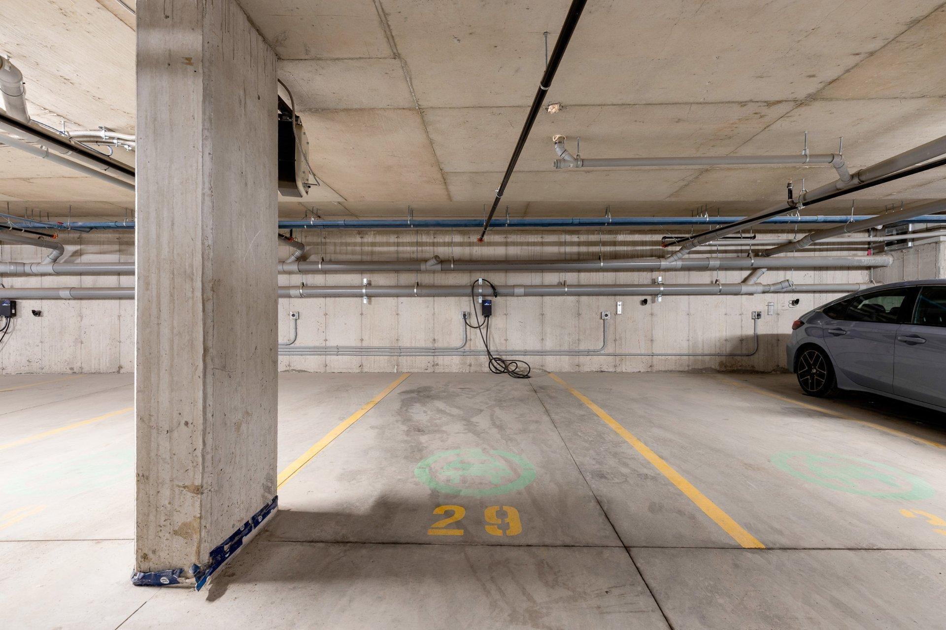 









140


Boul. St-Elzear O.

, 106,
Laval (Vimont),




QC
H7M1E3

