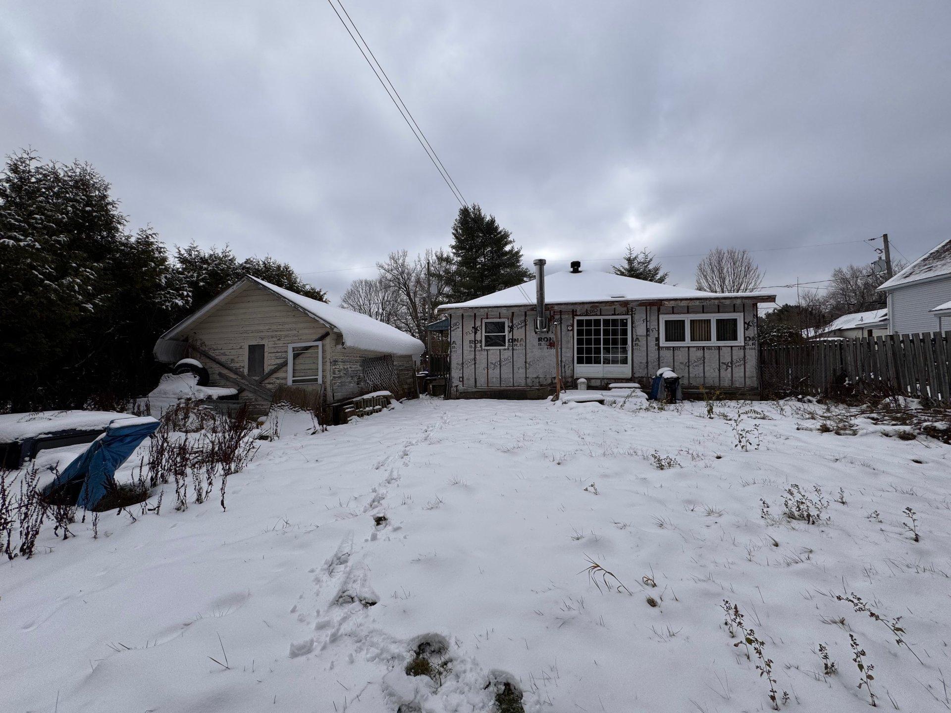 









199


Rue Louisa

,
Gatineau (Buckingham),




QC
J8L1L3

