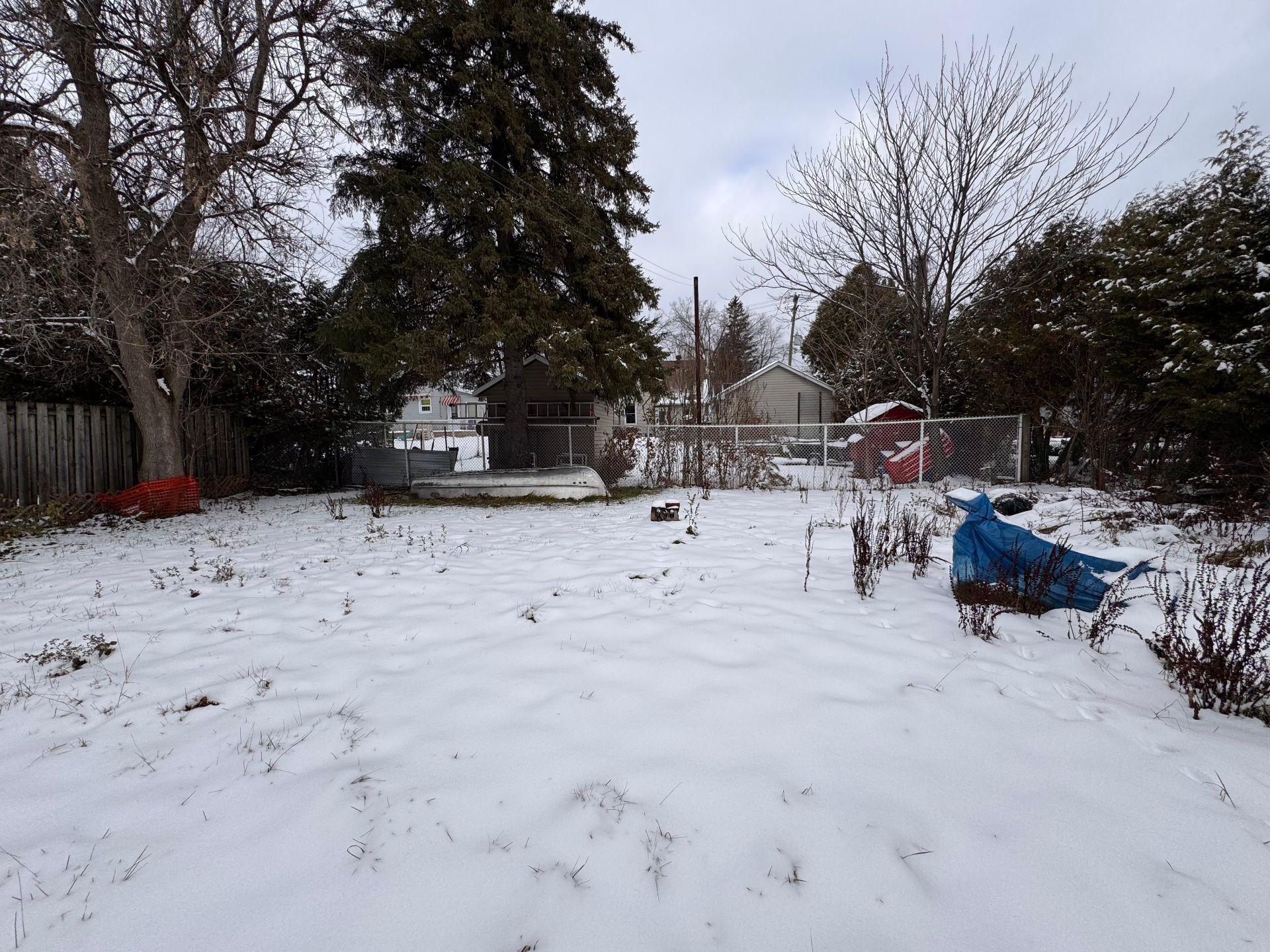 









199


Rue Louisa

,
Gatineau (Buckingham),




QC
J8L1L3

