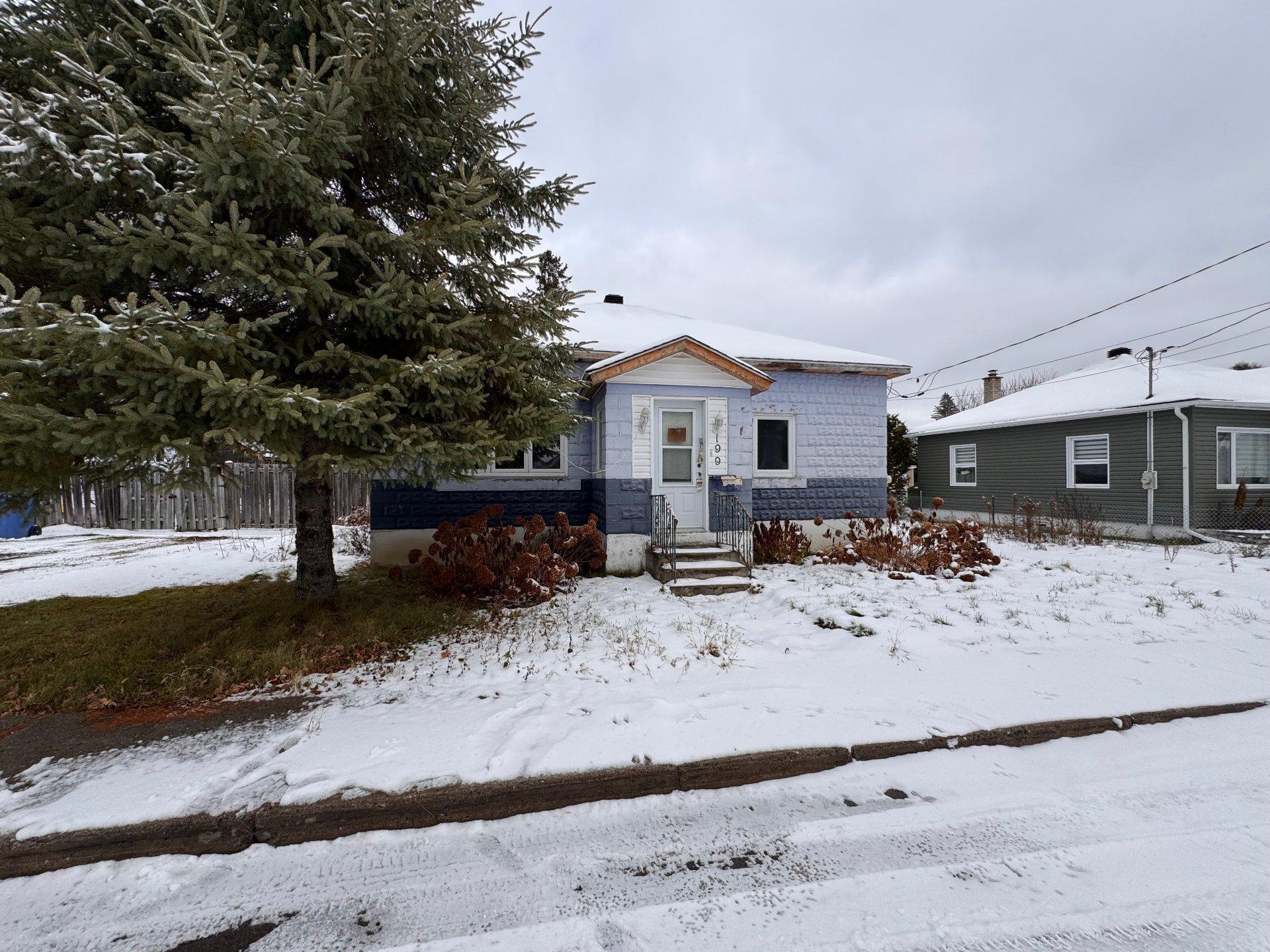 









199


Rue Louisa

,
Gatineau (Buckingham),




QC
J8L1L3

