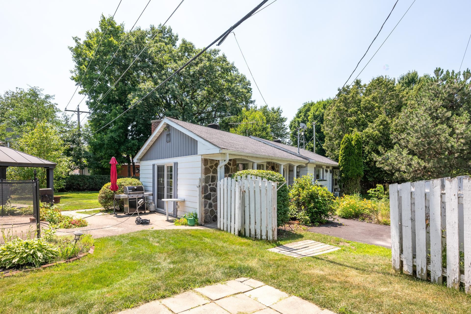 









223


47e Rue O.

,
Venise-en-Québec,




QC
J0J2K0

