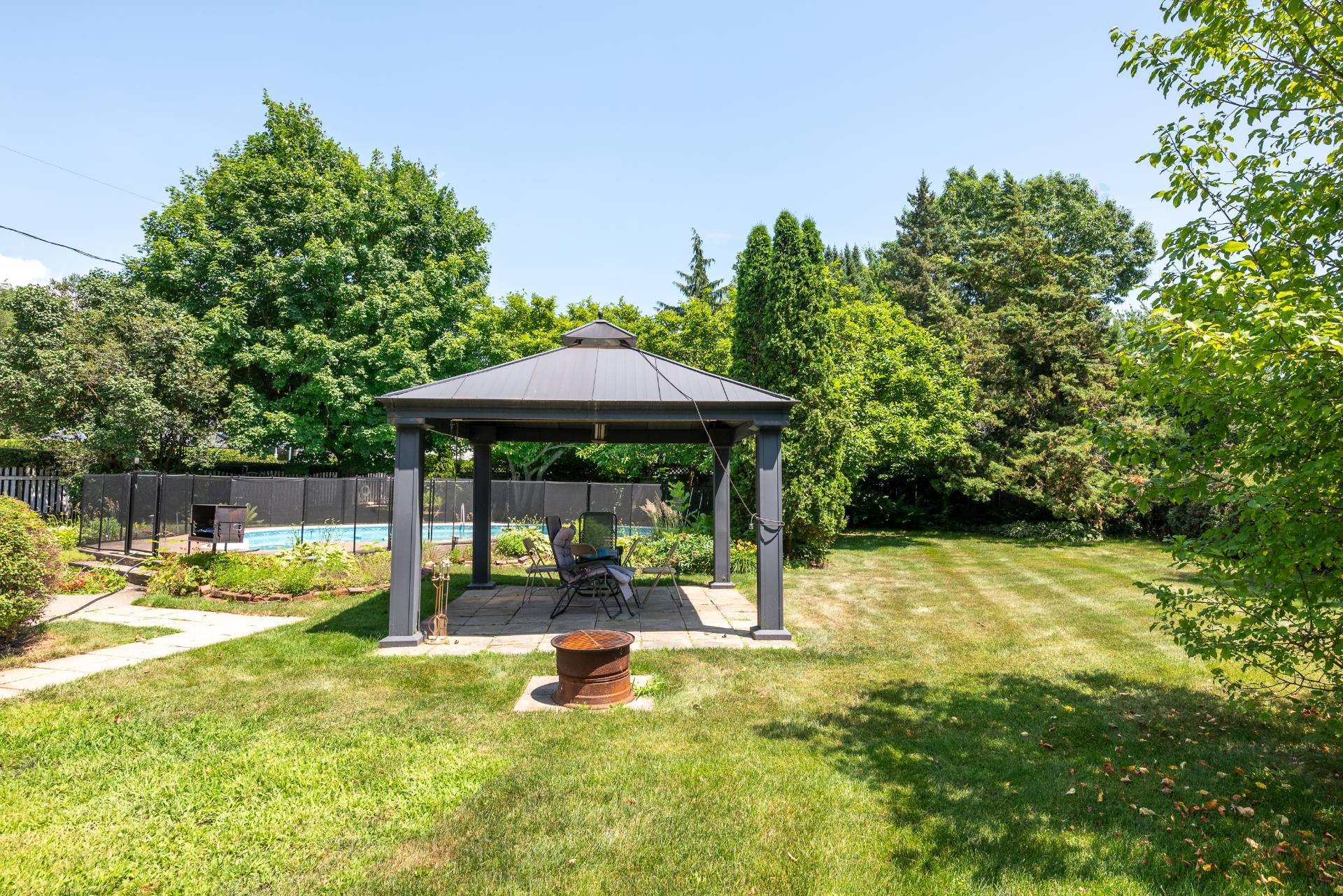 









223


47e Rue O.

,
Venise-en-Québec,




QC
J0J2K0

