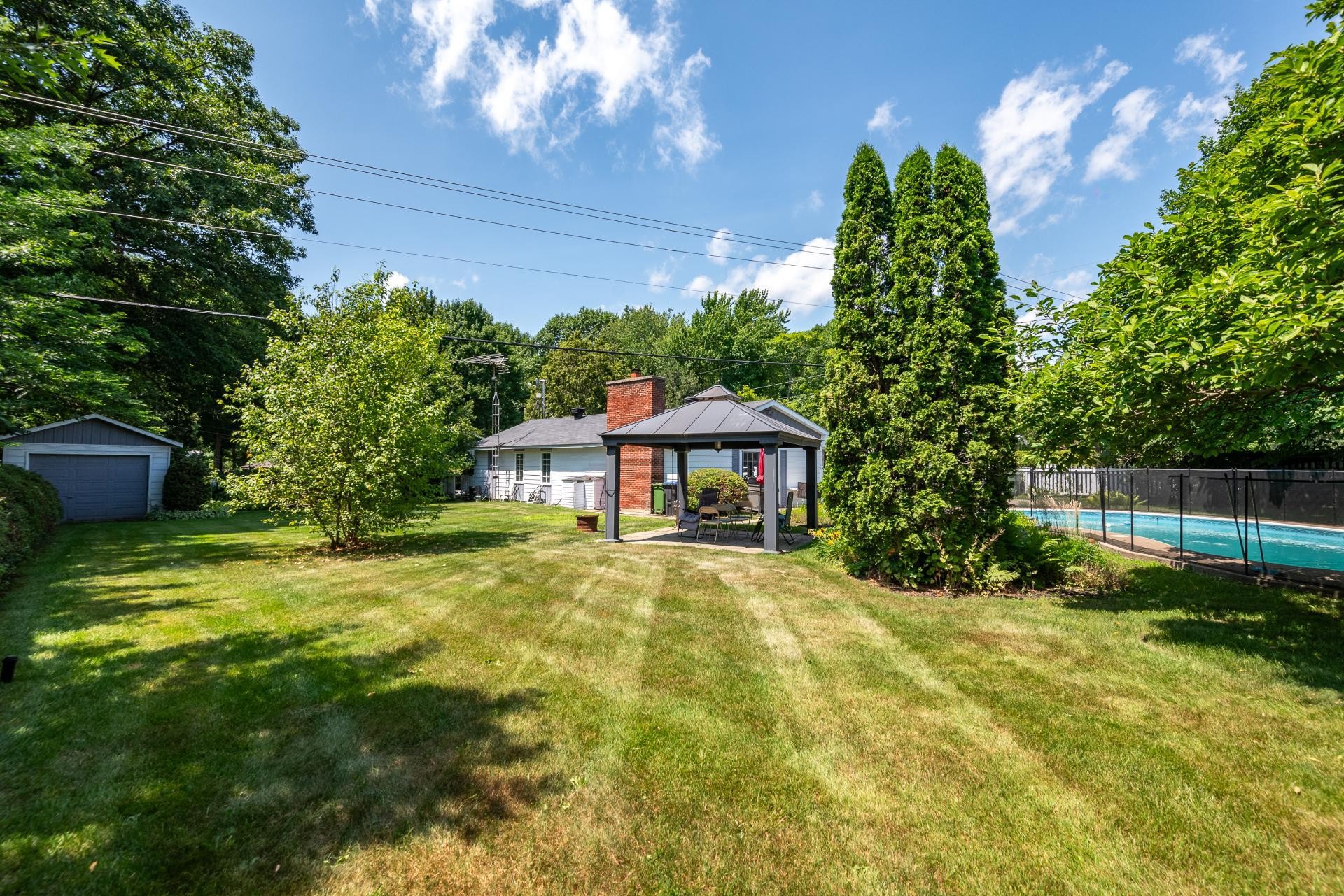 









223


47e Rue O.

,
Venise-en-Québec,




QC
J0J2K0

