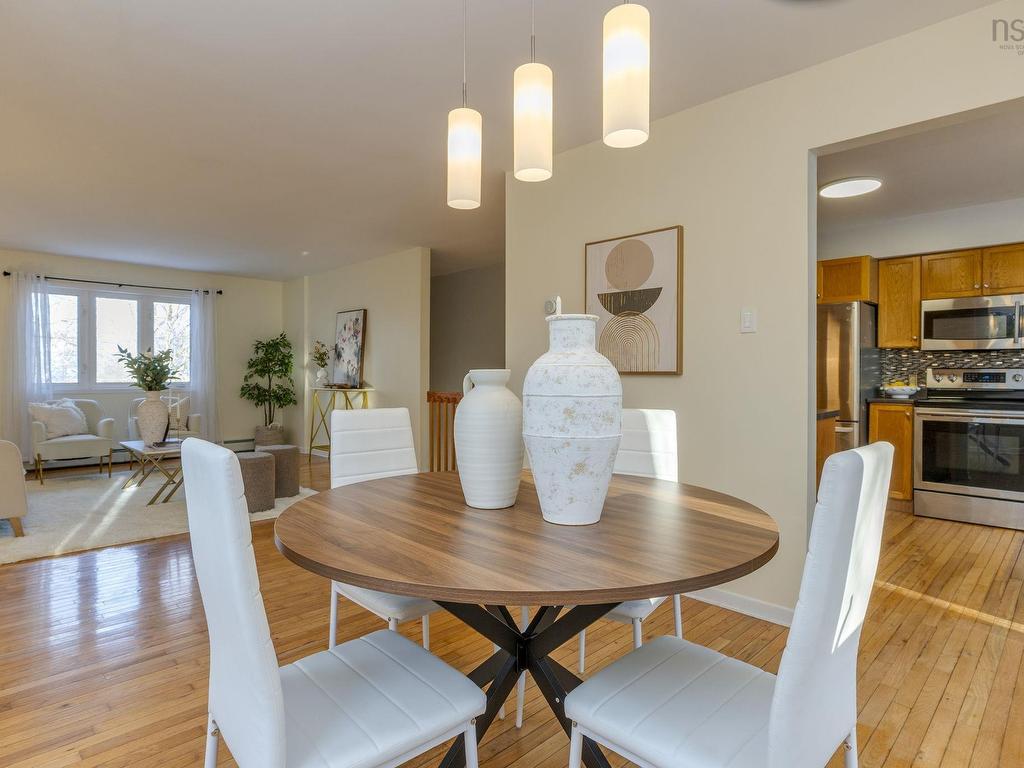 












5 Lisa Court

,
Hammonds Plains,




NS
B4B 1K4


