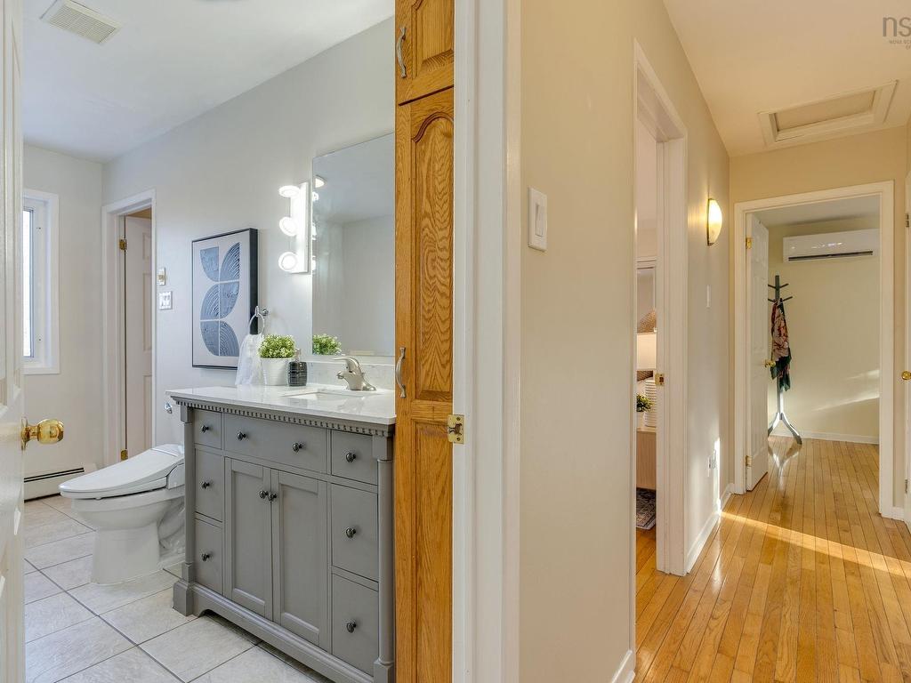 












5 Lisa Court

,
Hammonds Plains,




NS
B4B 1K4

