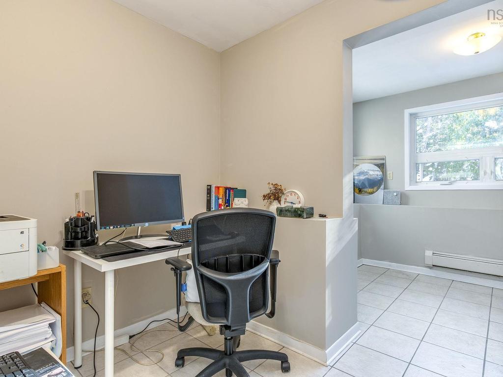 












5 Lisa Court

,
Hammonds Plains,




NS
B4B 1K4

