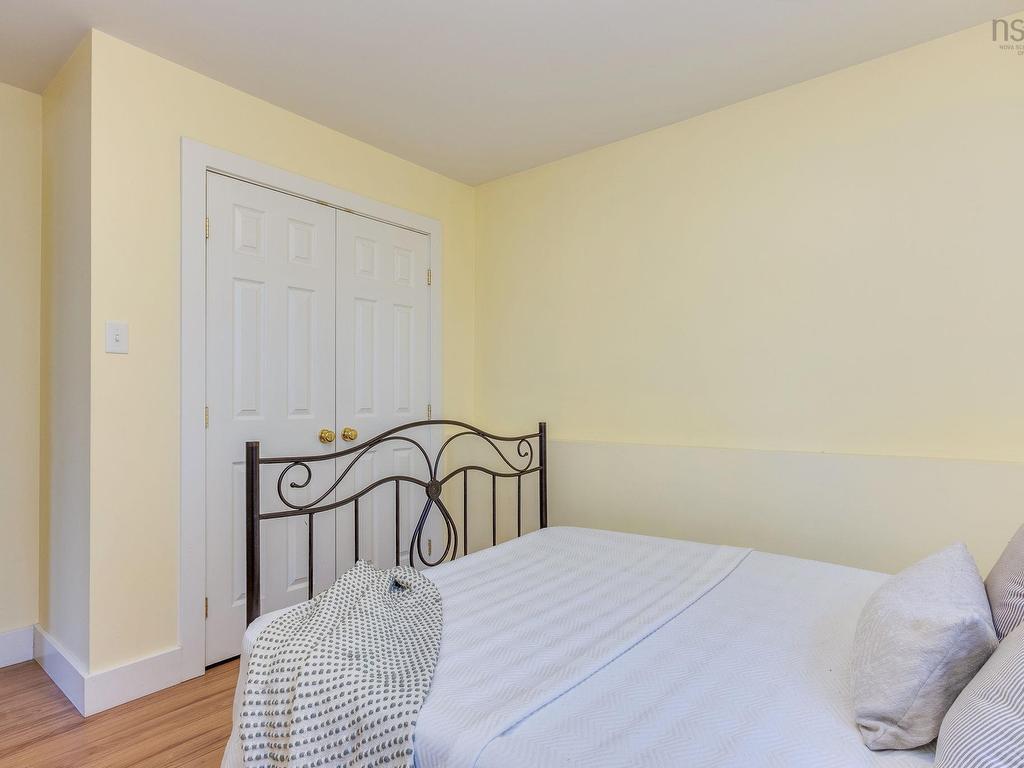 












5 Lisa Court

,
Hammonds Plains,




NS
B4B 1K4

