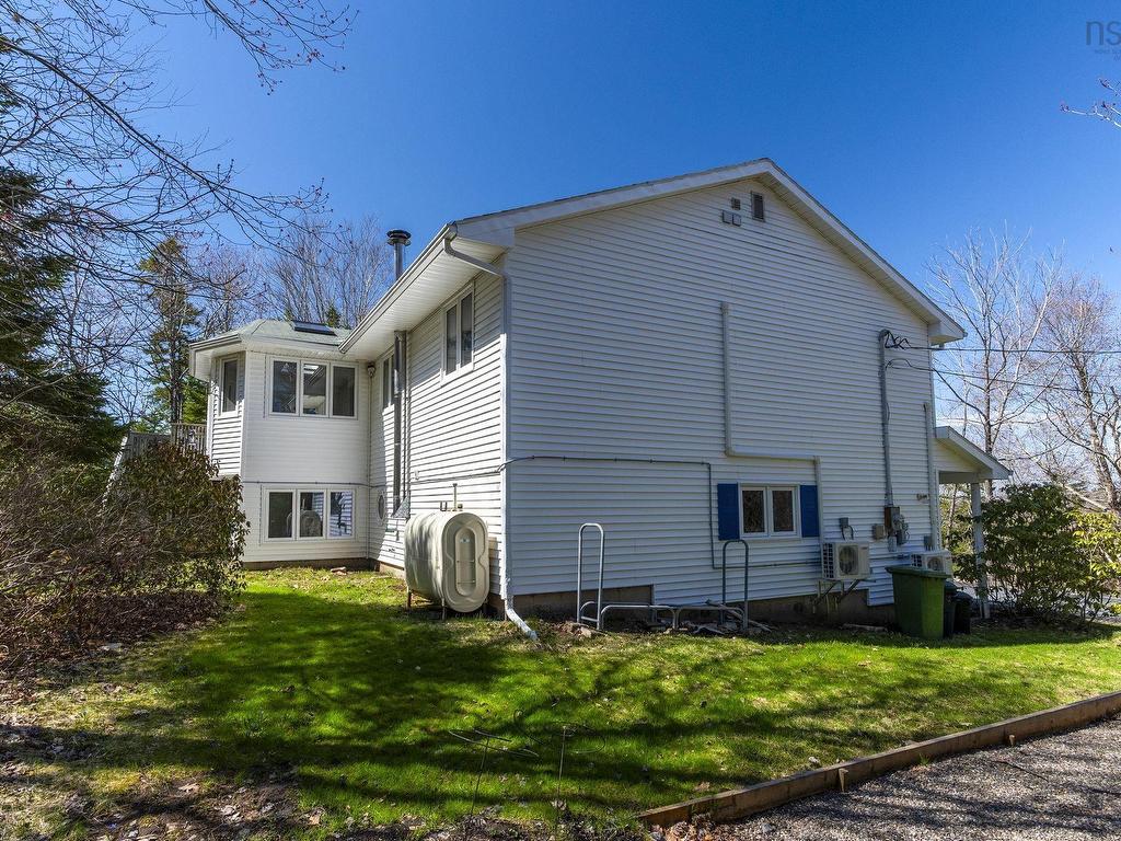












5 Lisa Court

,
Hammonds Plains,




NS
B4B 1K4

