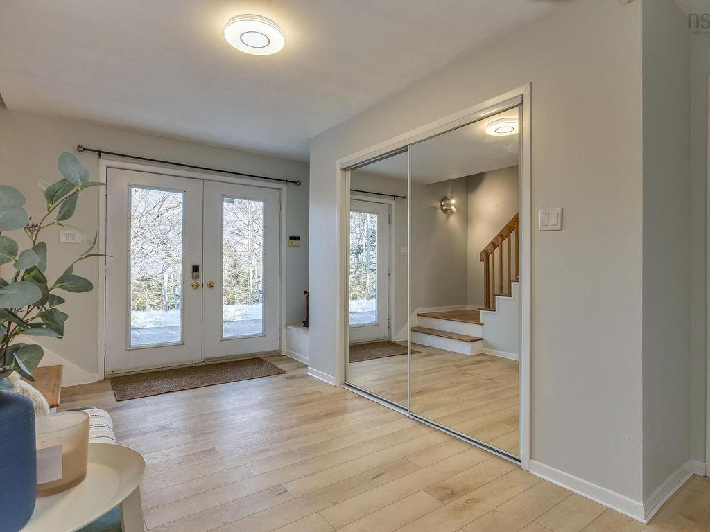 












5 Lisa Court

,
Hammonds Plains,




NS
B4B 1K4

