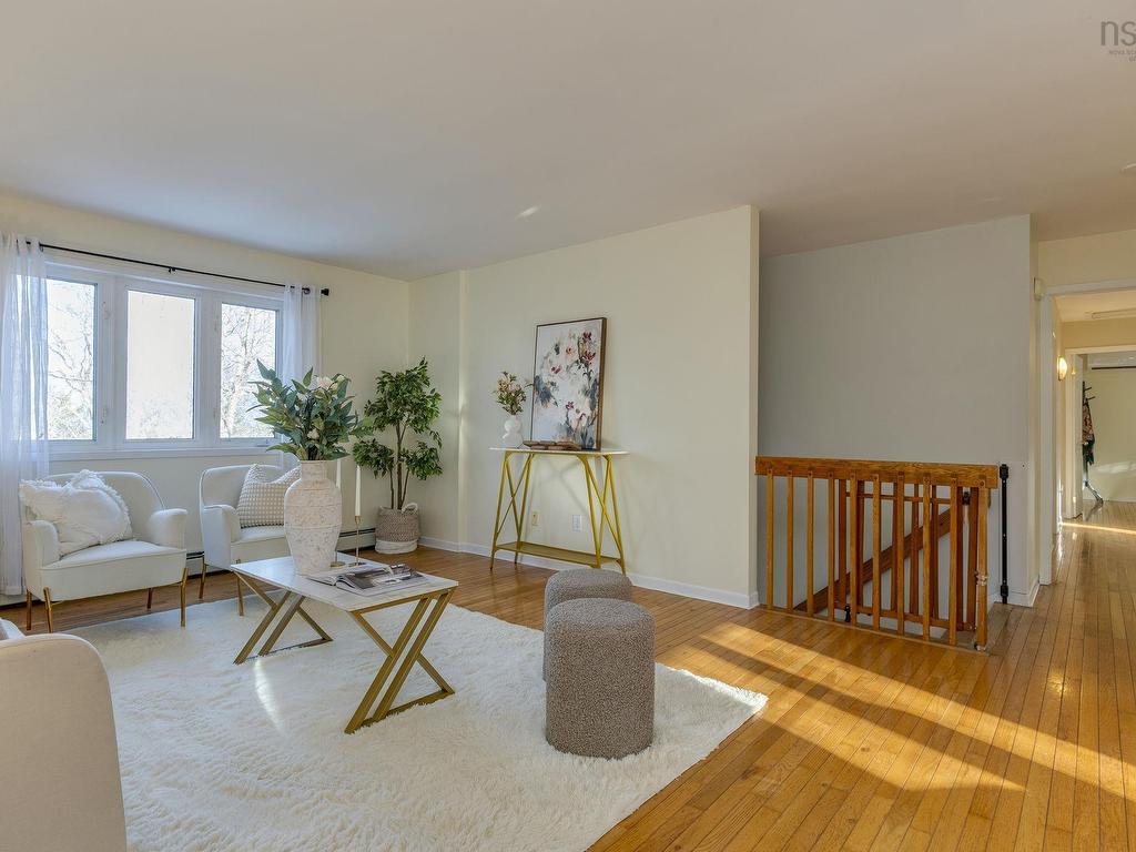 












5 Lisa Court

,
Hammonds Plains,




NS
B4B 1K4


