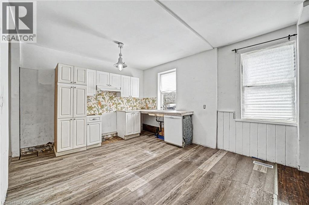 












36 RIVER Street

,
Thorold,




Ontario
L0S1K0

