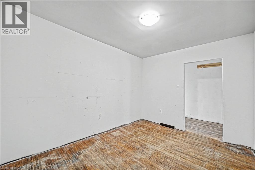 












36 RIVER Street

,
Thorold,




Ontario
L0S1K0

