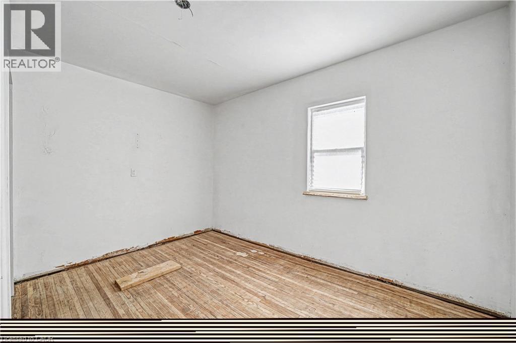 












36 RIVER Street

,
Thorold,




Ontario
L0S1K0

