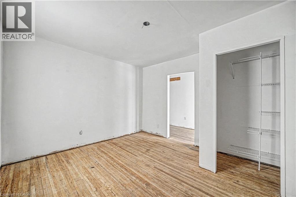 












36 RIVER Street

,
Thorold,




Ontario
L0S1K0

