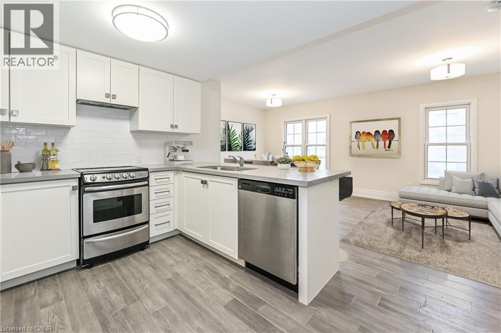 












760 LAKESHORE Road E Unit# 207

,
Mississauga,




Ontario
L5E1C7

