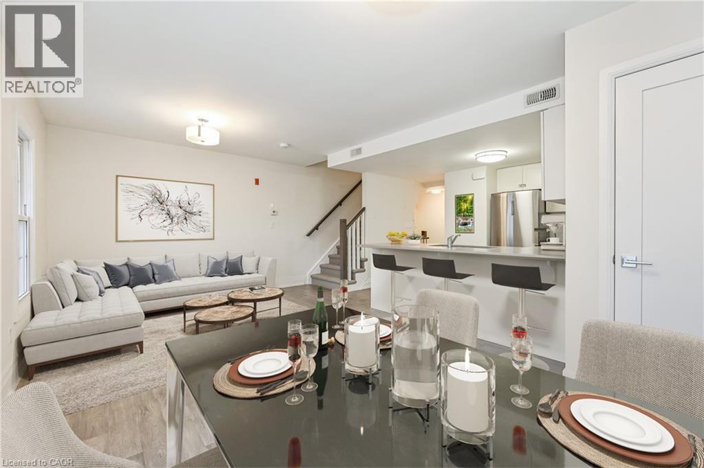 












760 LAKESHORE Road E Unit# 207

,
Mississauga,




Ontario
L5E1C7

