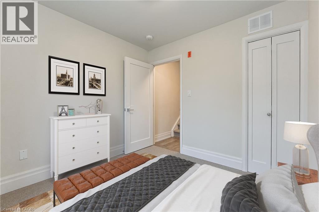 












760 LAKESHORE Road E Unit# 207

,
Mississauga,




Ontario
L5E1C7

