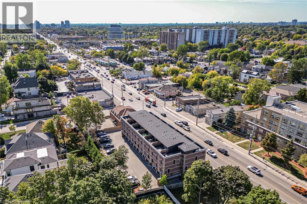 












760 LAKESHORE Road E Unit# 207

,
Mississauga,




Ontario
L5E1C7

